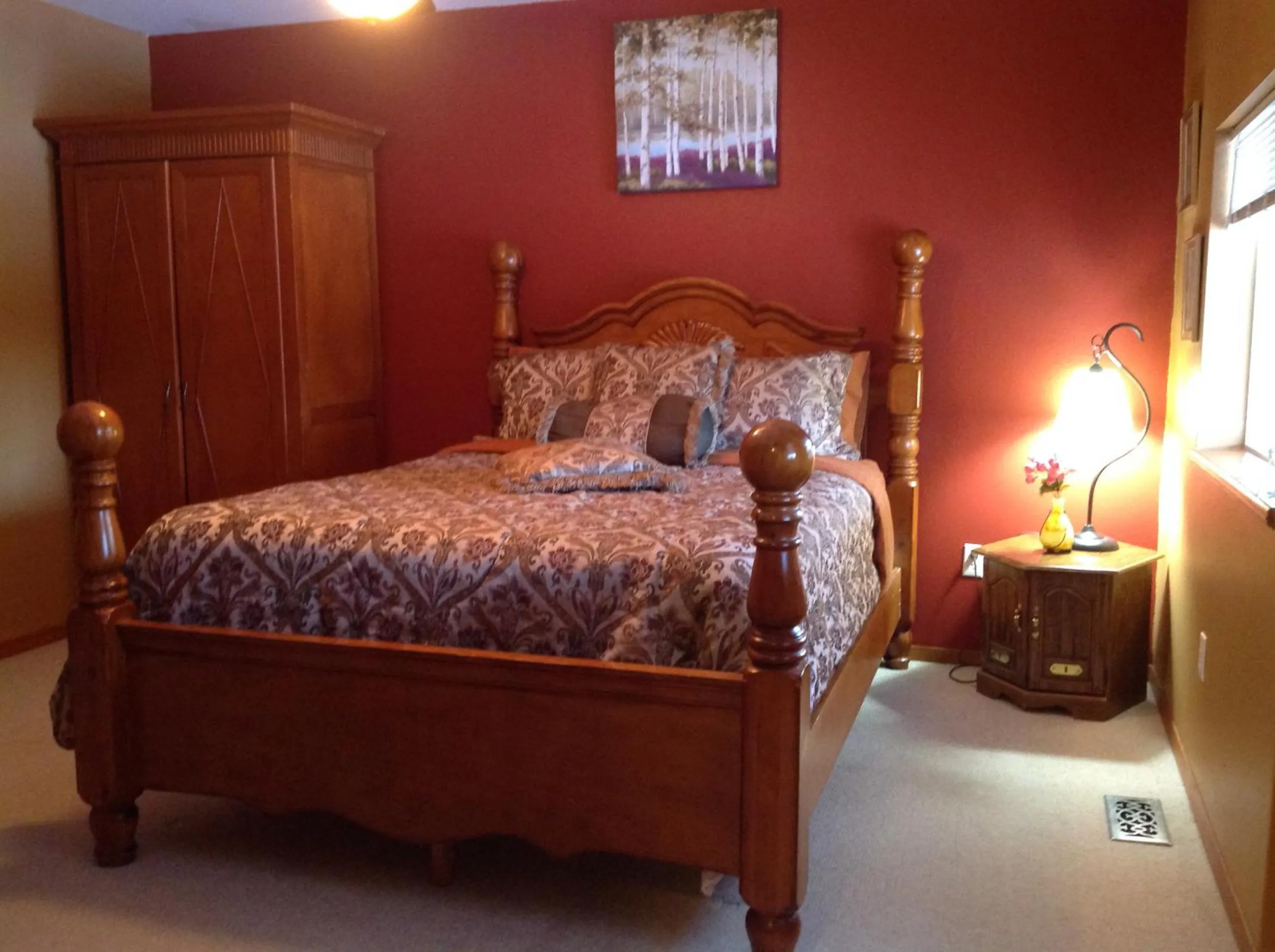 Bed in A Hyde Away Inn B&B