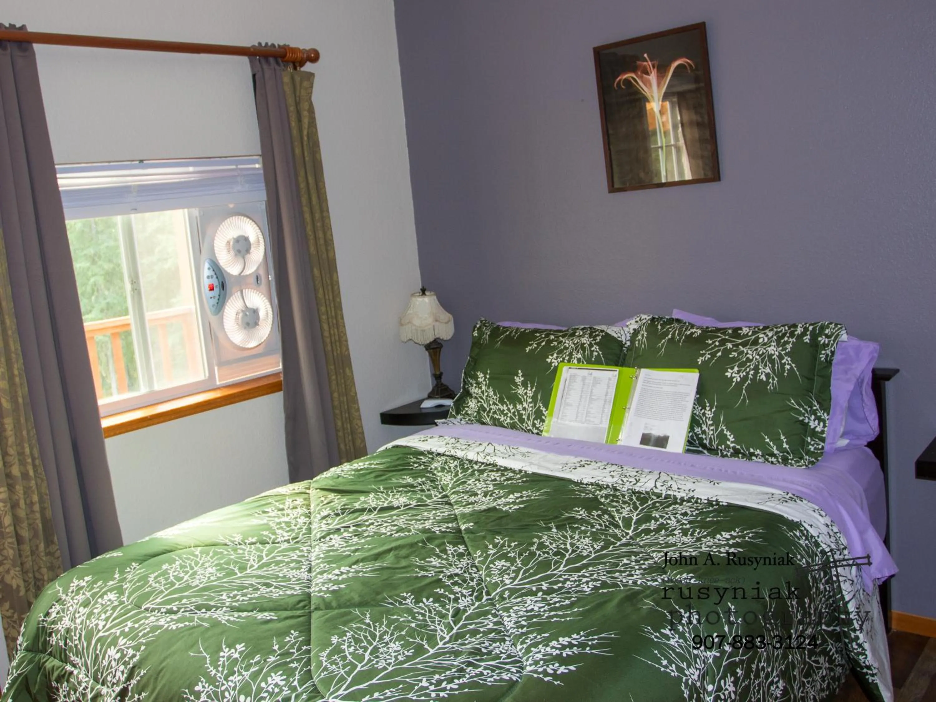 Bedroom, Bed in A Hyde Away Inn B&B