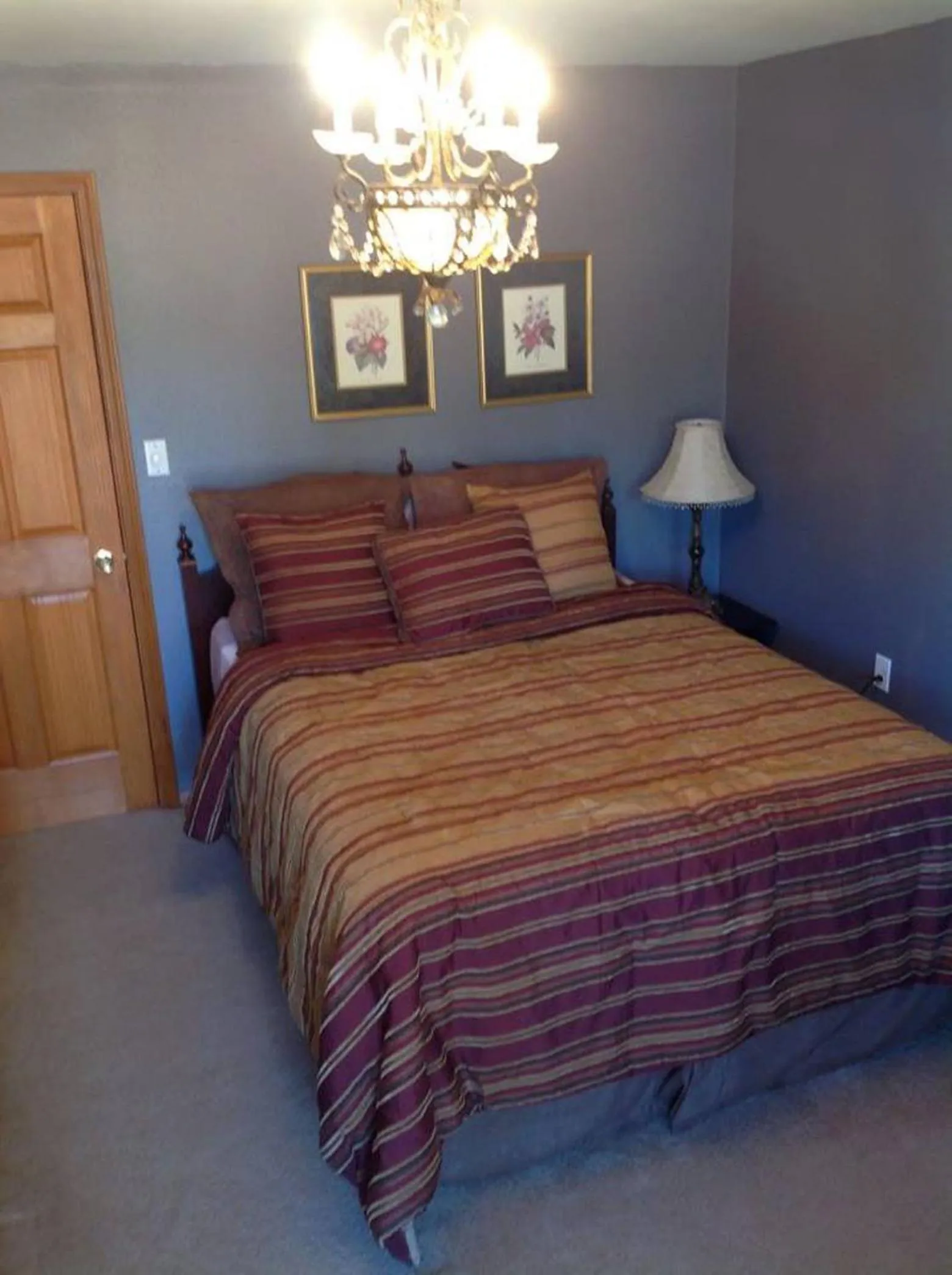 Bed in A Hyde Away Inn B&B