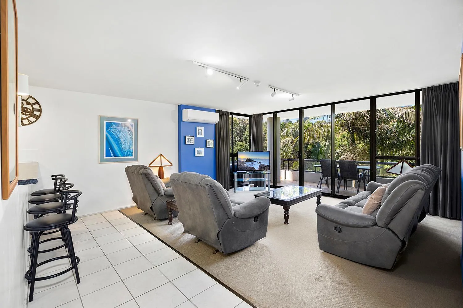 Living room in Pacific Towers Beach Resort