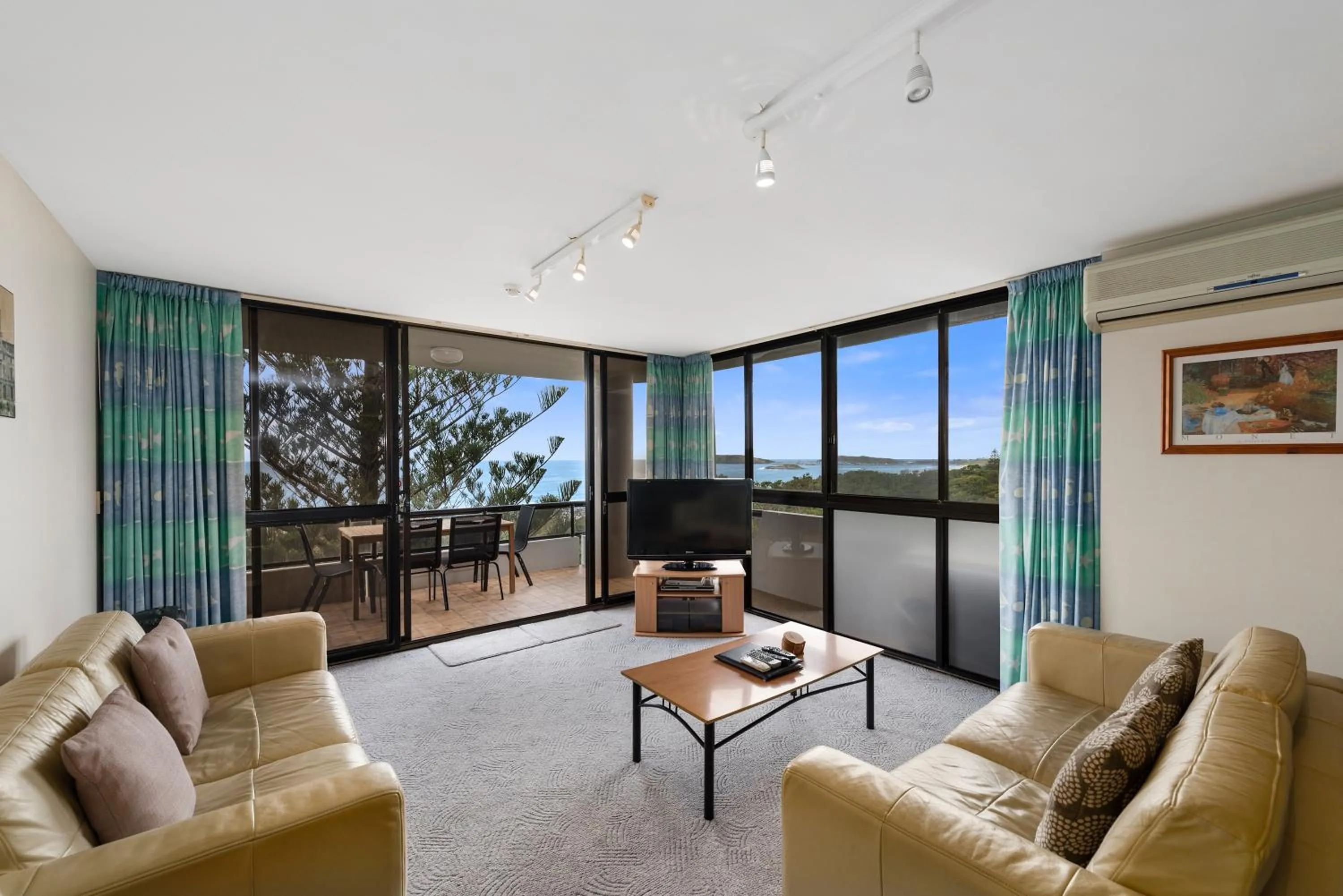 Living room in Pacific Towers Beach Resort