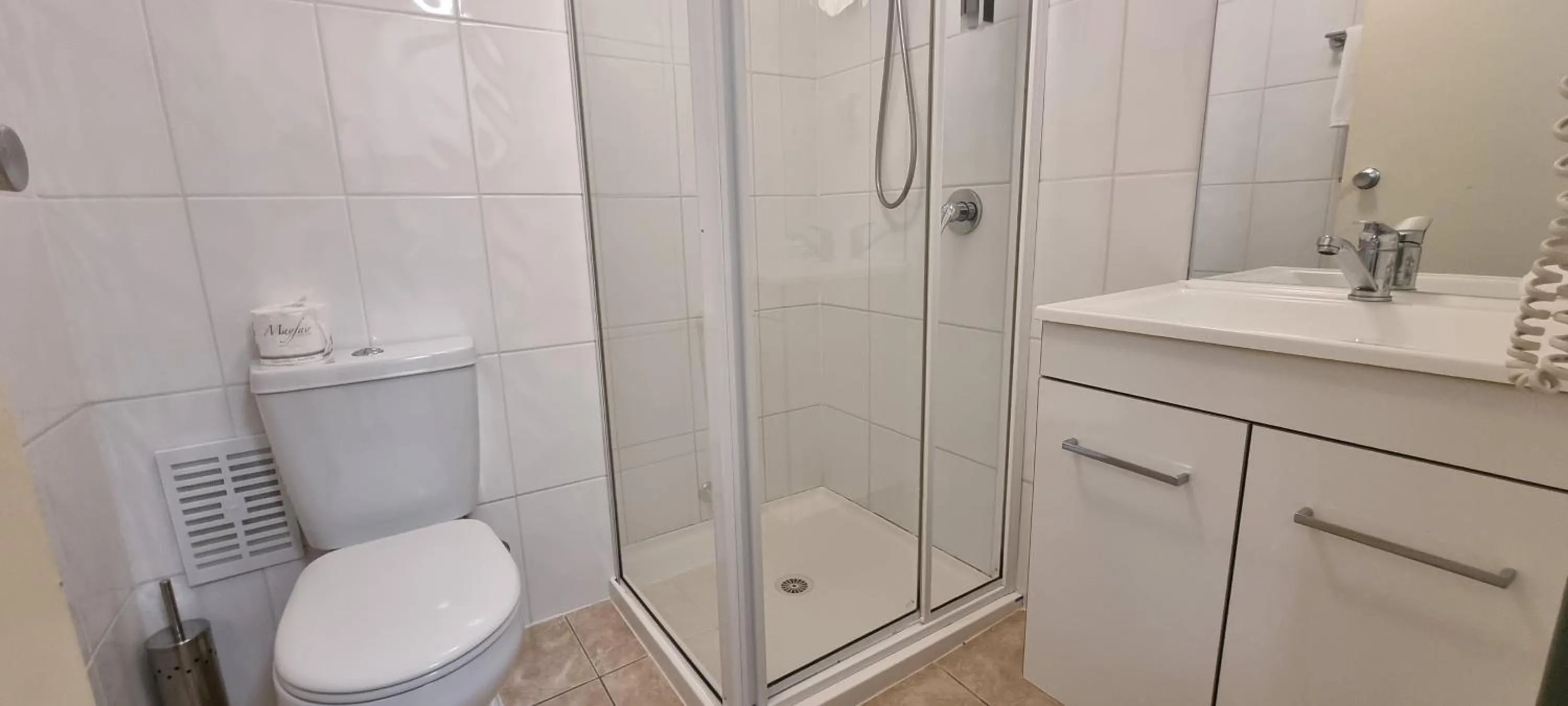 Cedarwood Apartments