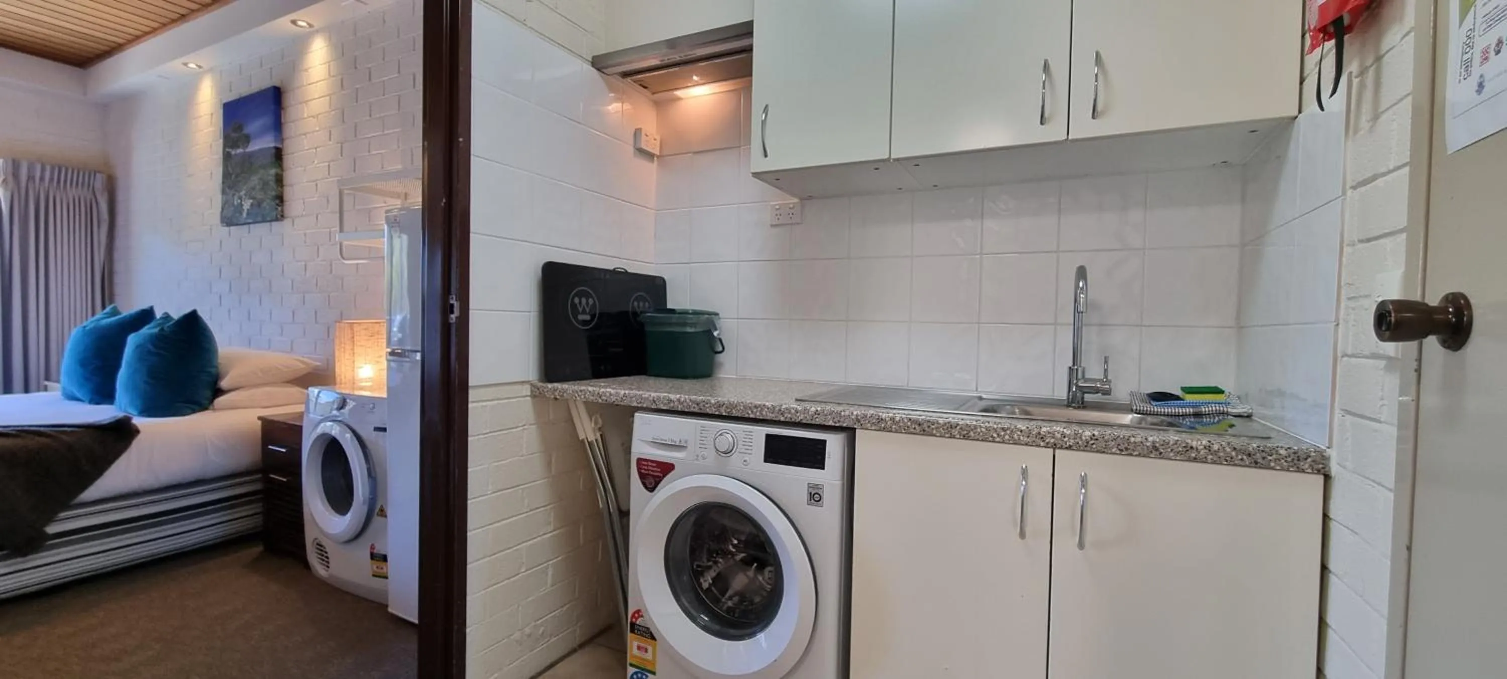 Bed in Cedarwood Apartments