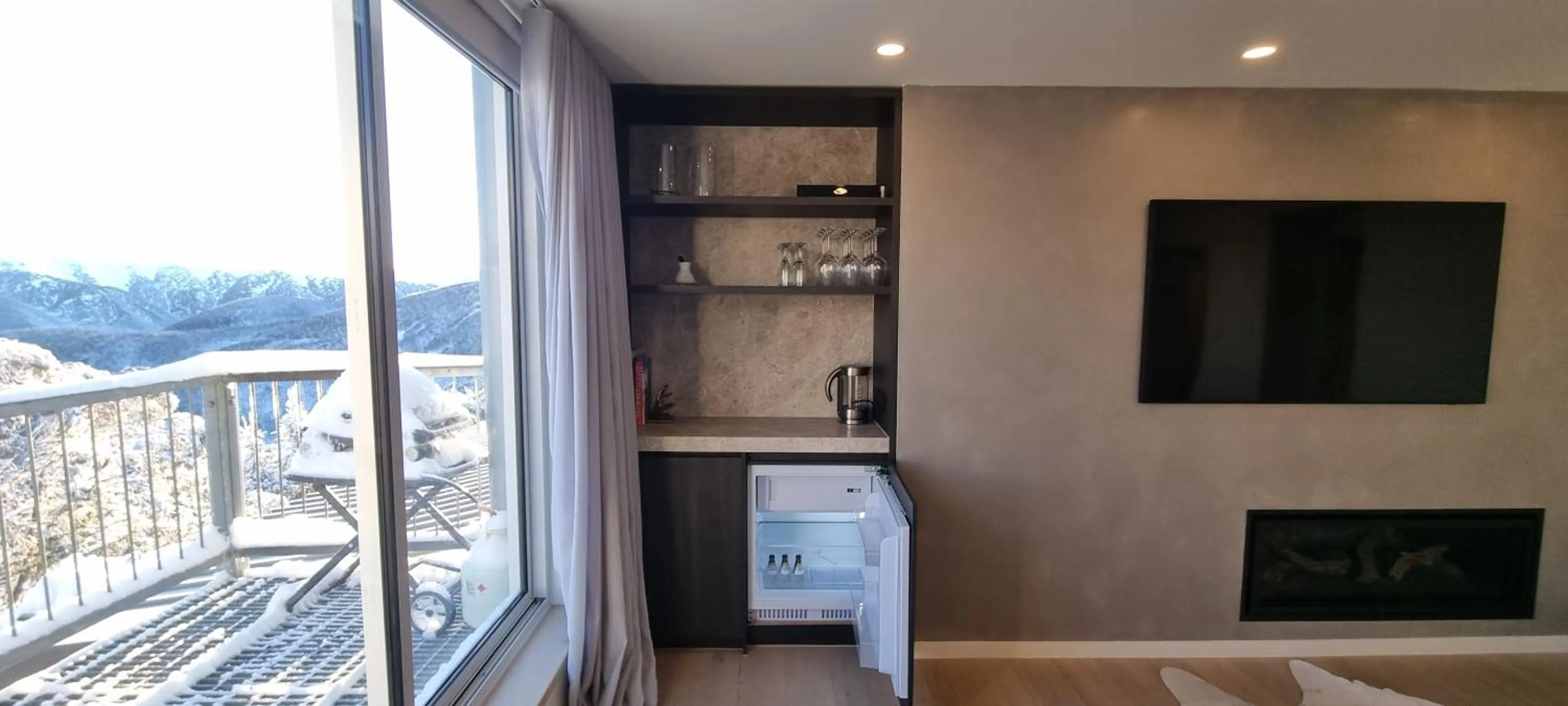 Cedarwood Apartments