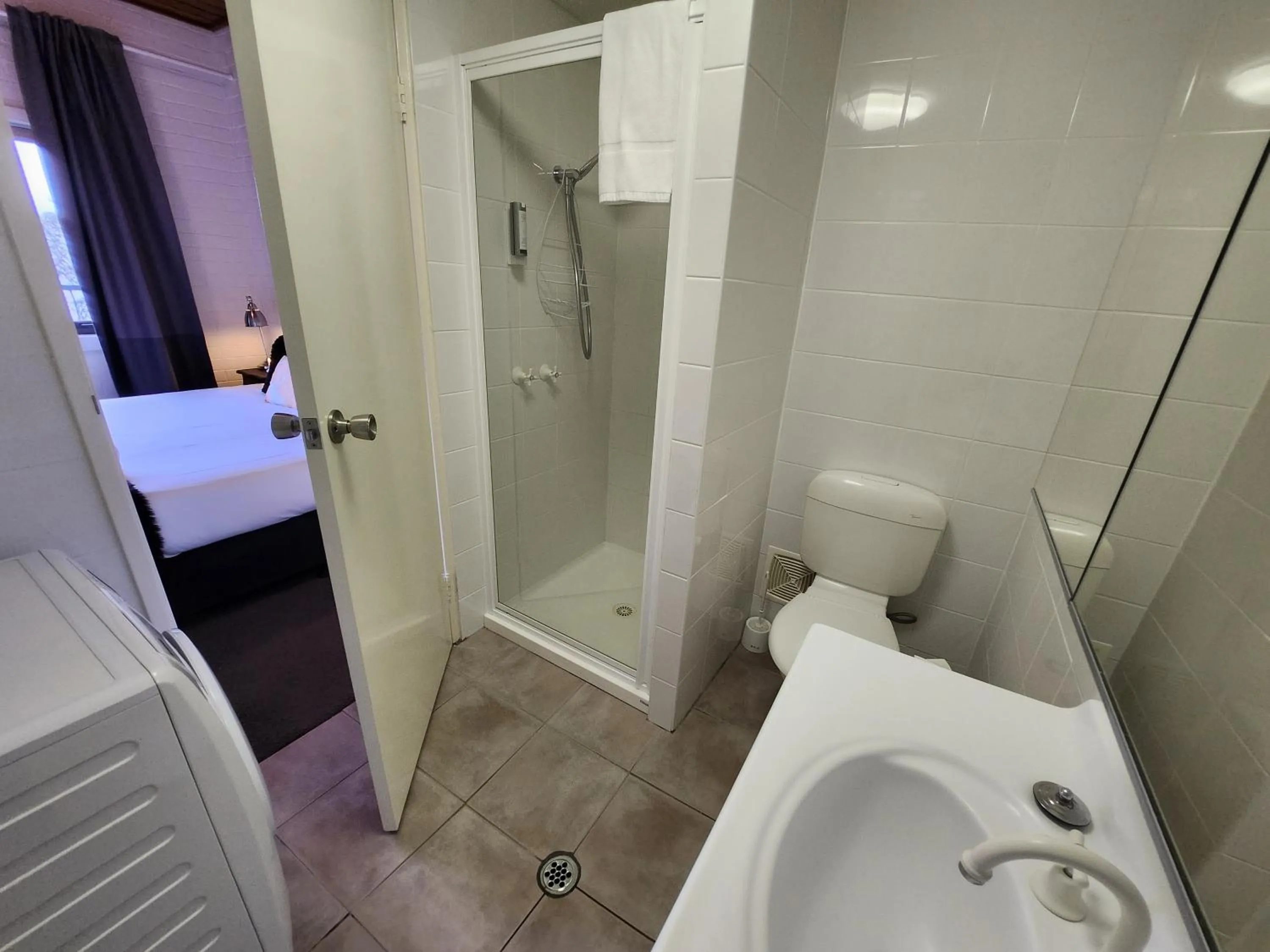 Bed in Cedarwood Apartments