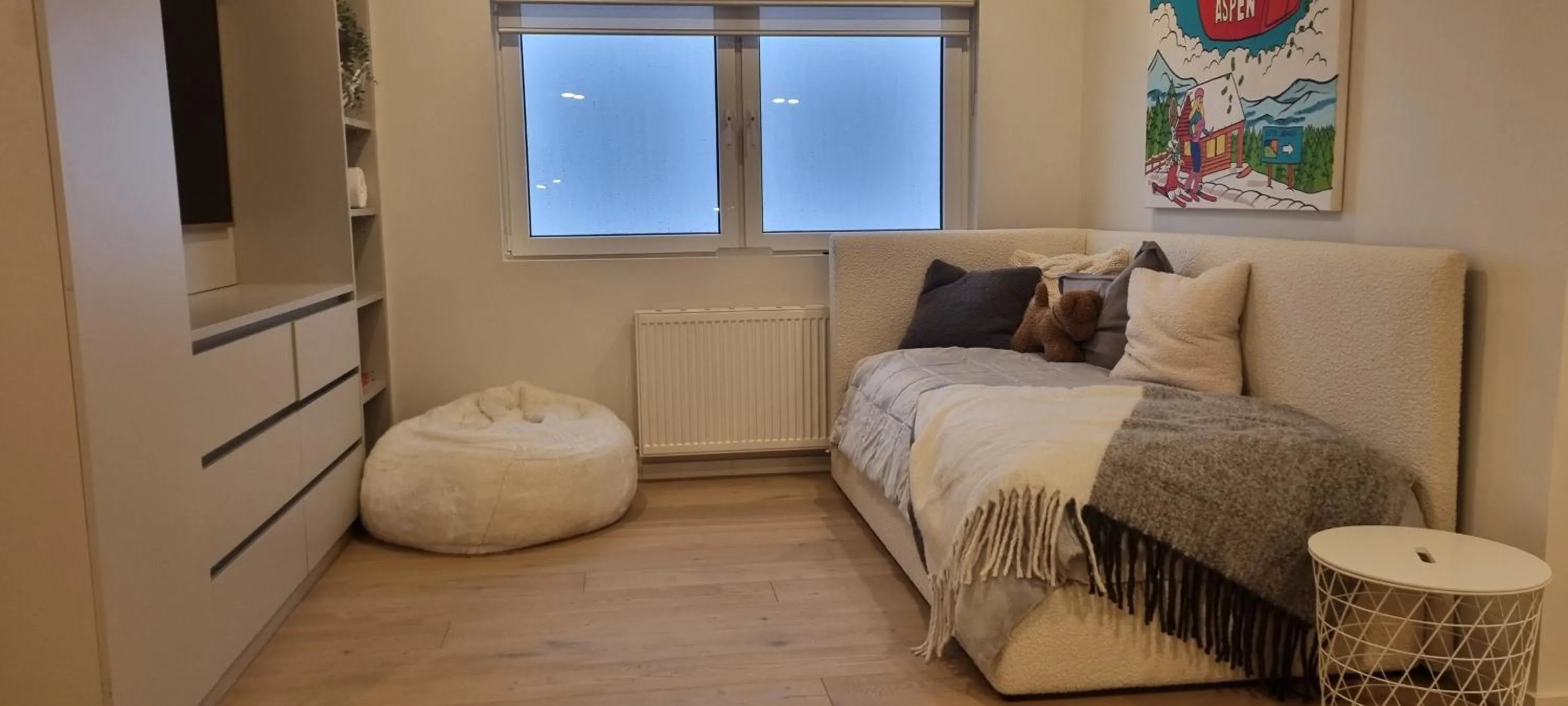 Bed in Cedarwood Apartments