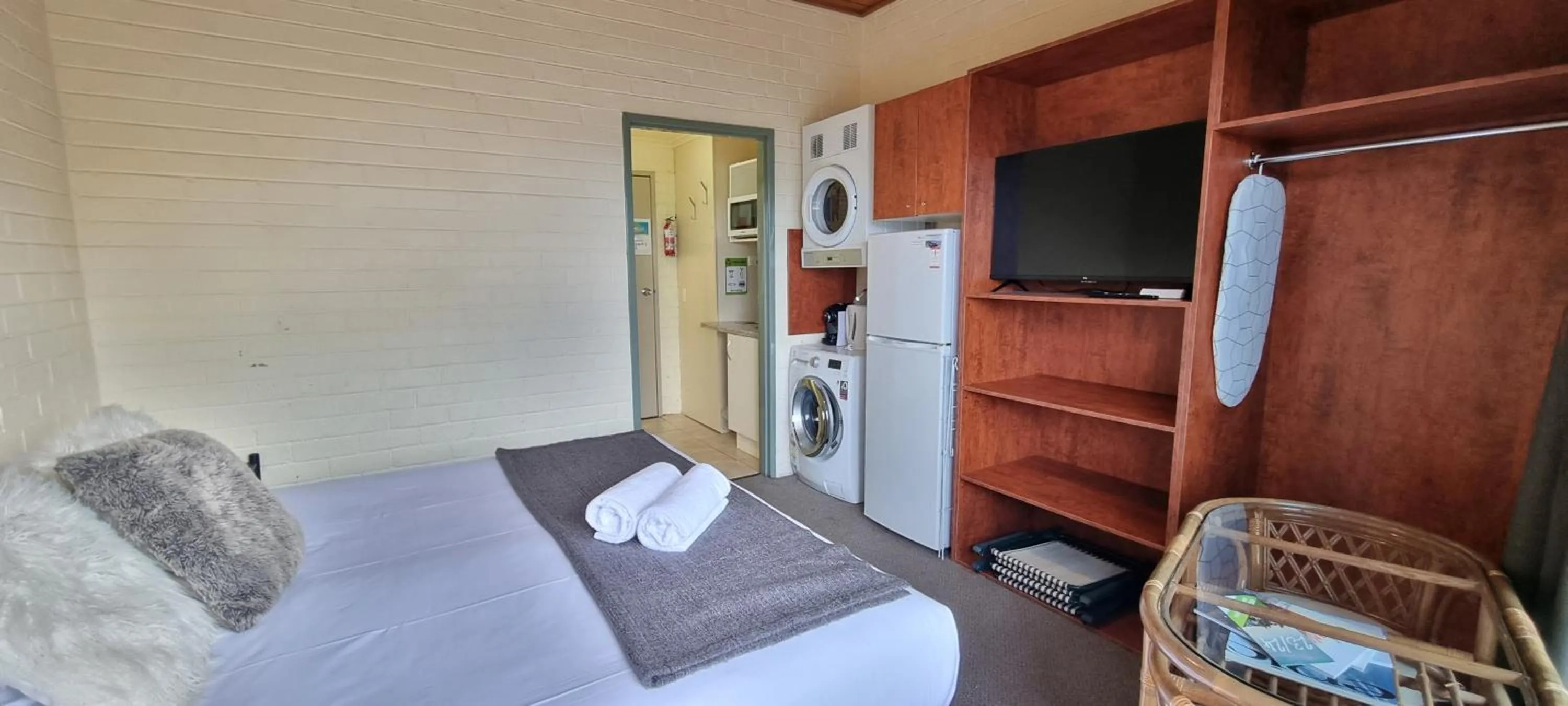 Bed in Cedarwood Apartments