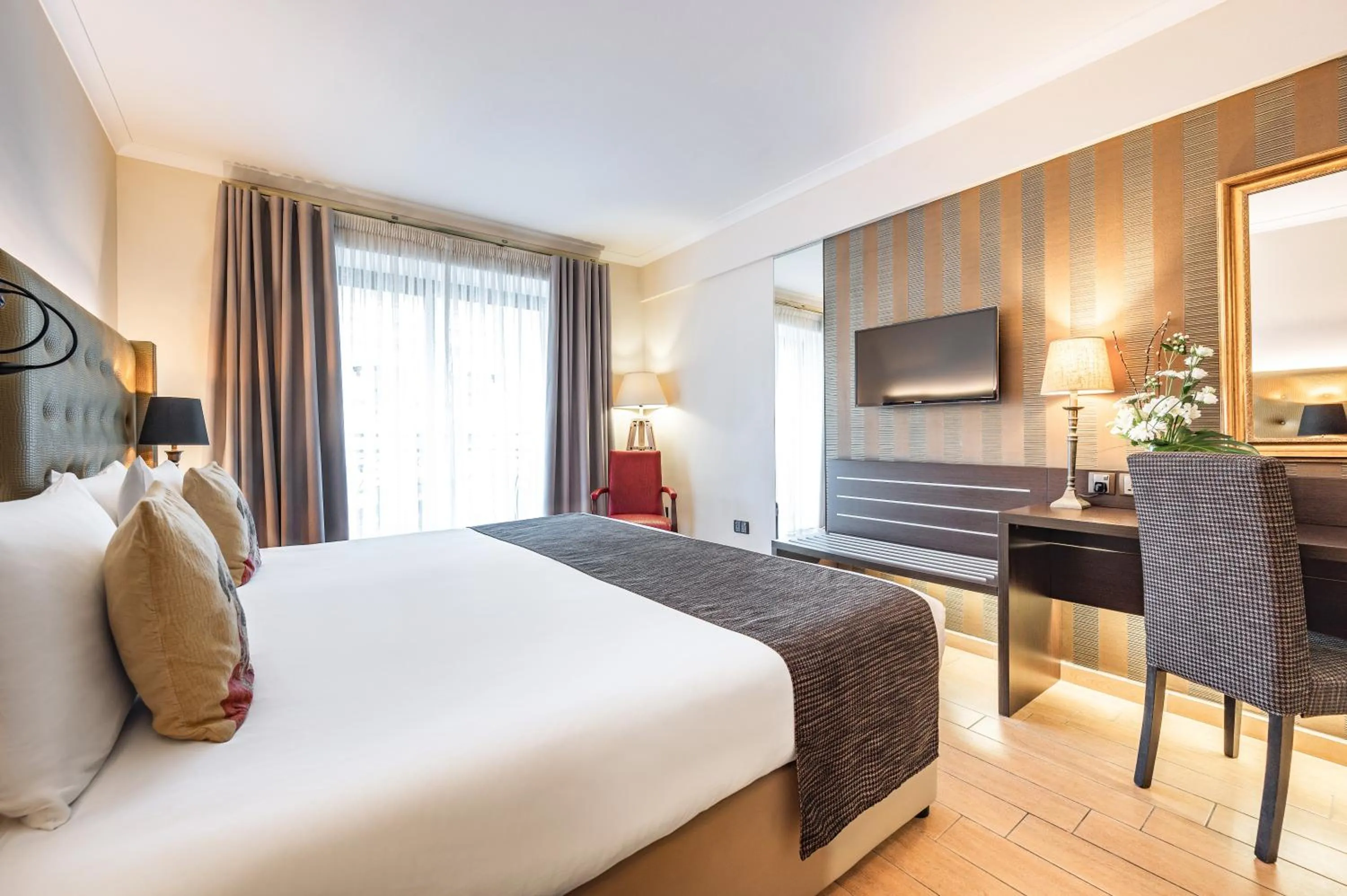 Bed in AX The Victoria Hotel