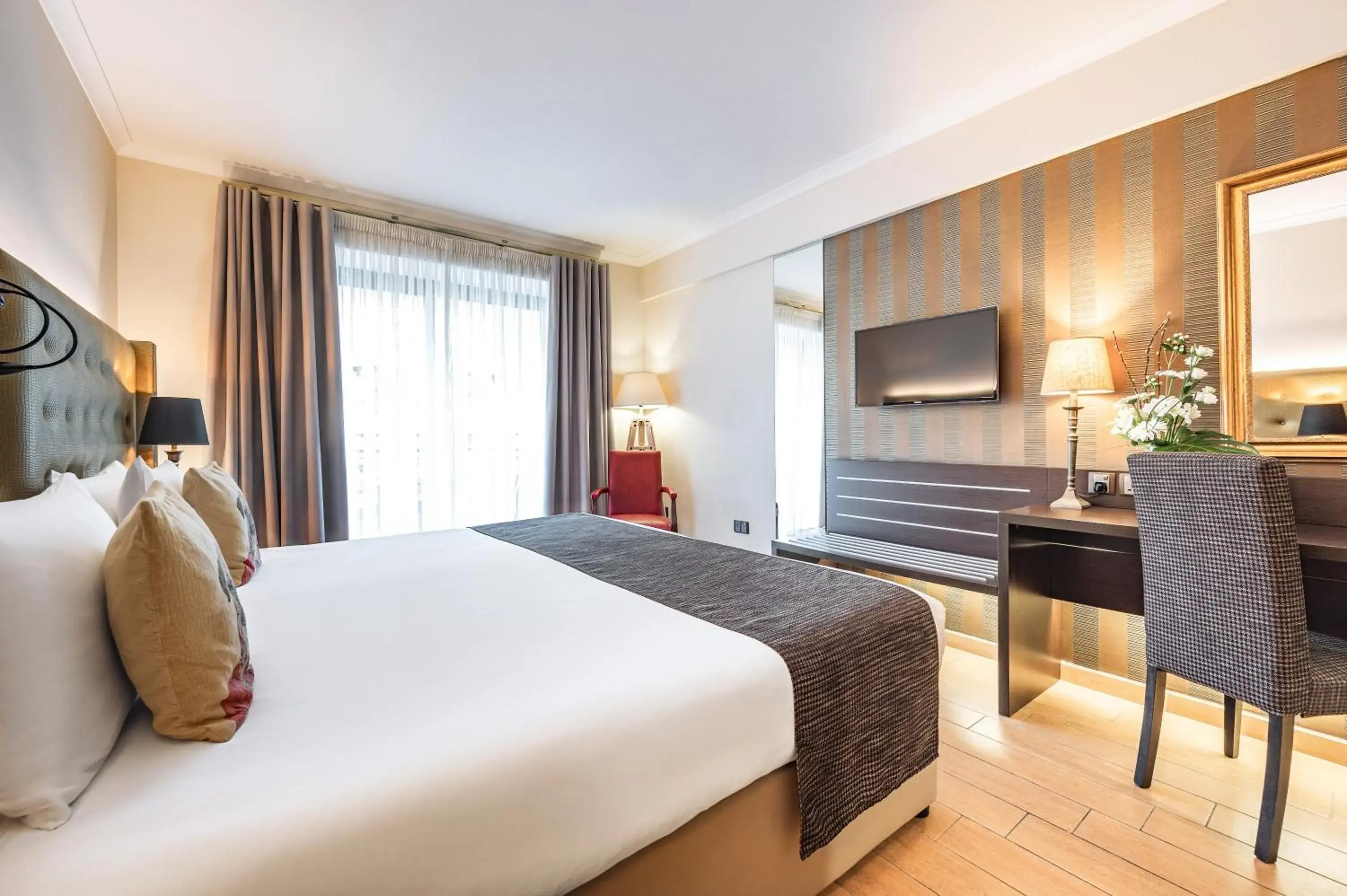 Bed in AX The Victoria Hotel Bed in AX The Victoria Hotel