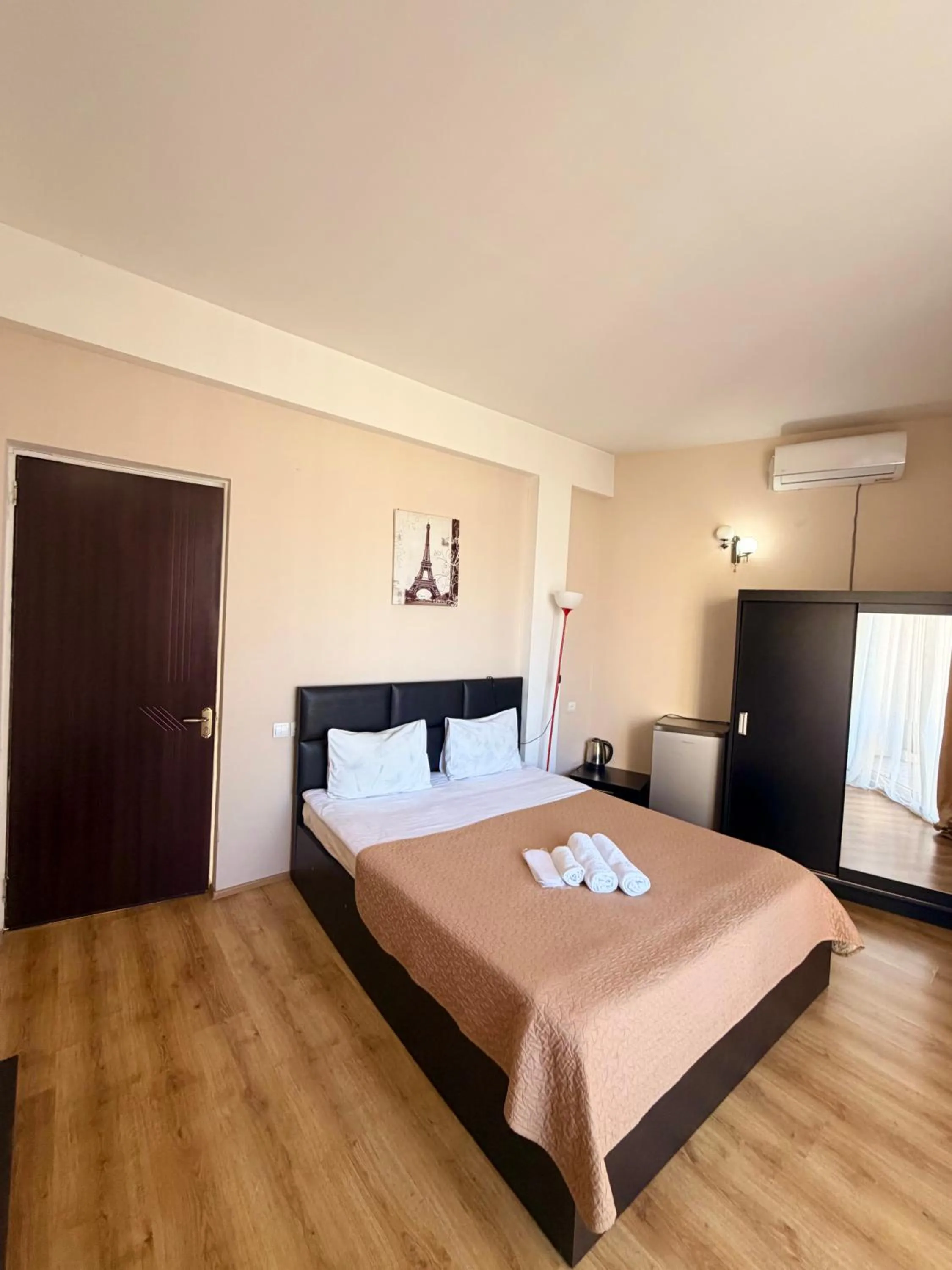 Bed in Qeroli old town