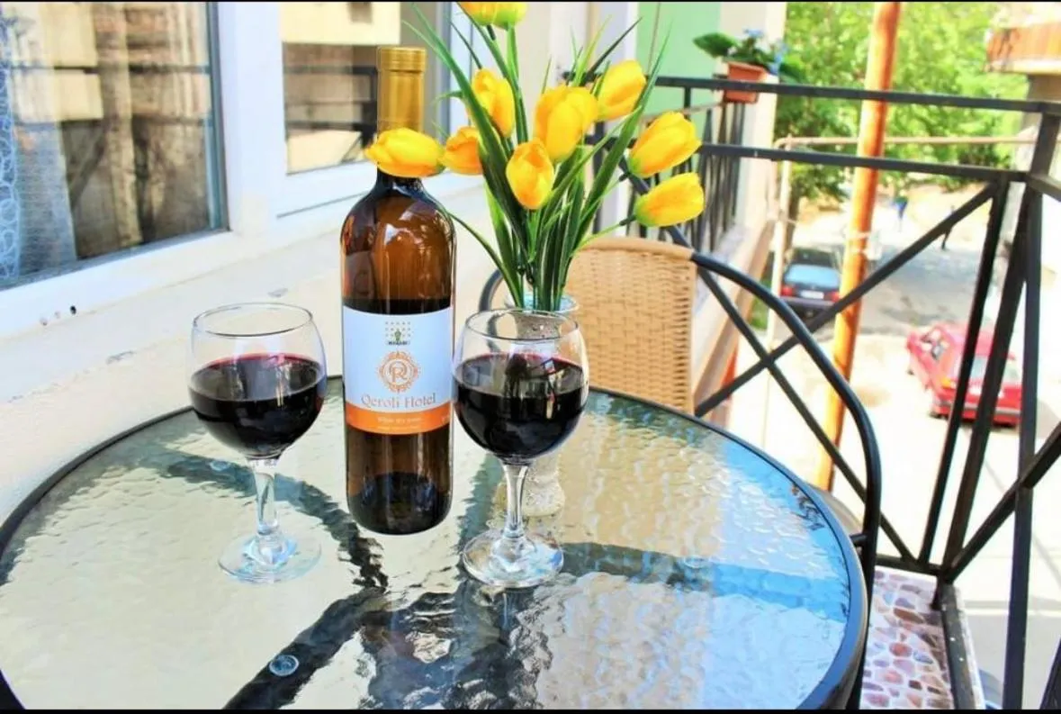 Drinks in Qeroli old town