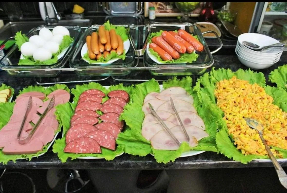 Food in Qeroli old town