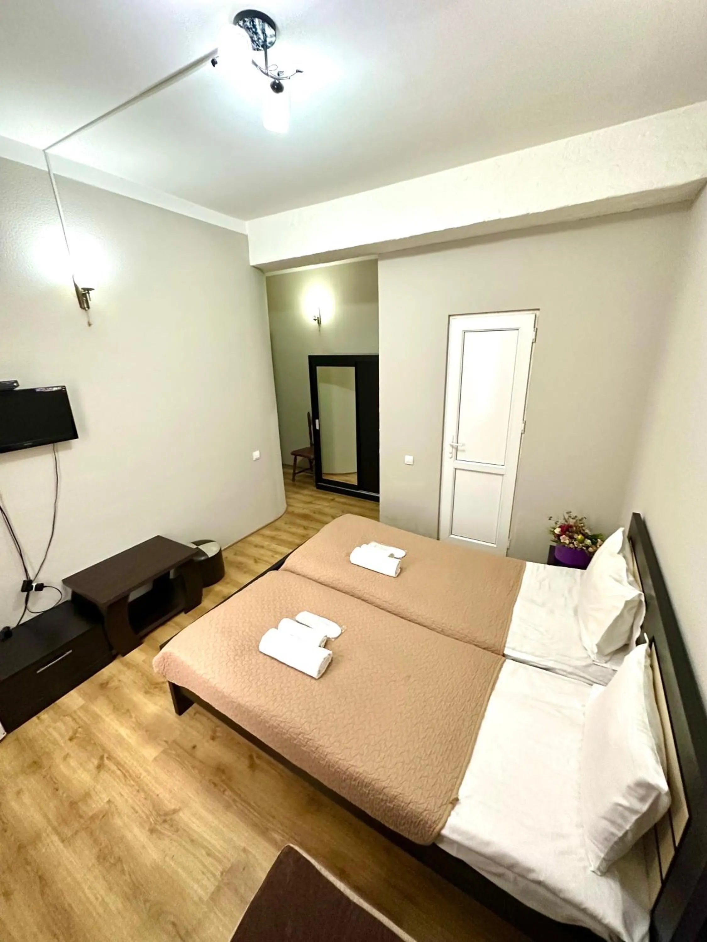 Photo of the whole room, Bed in Qeroli old town