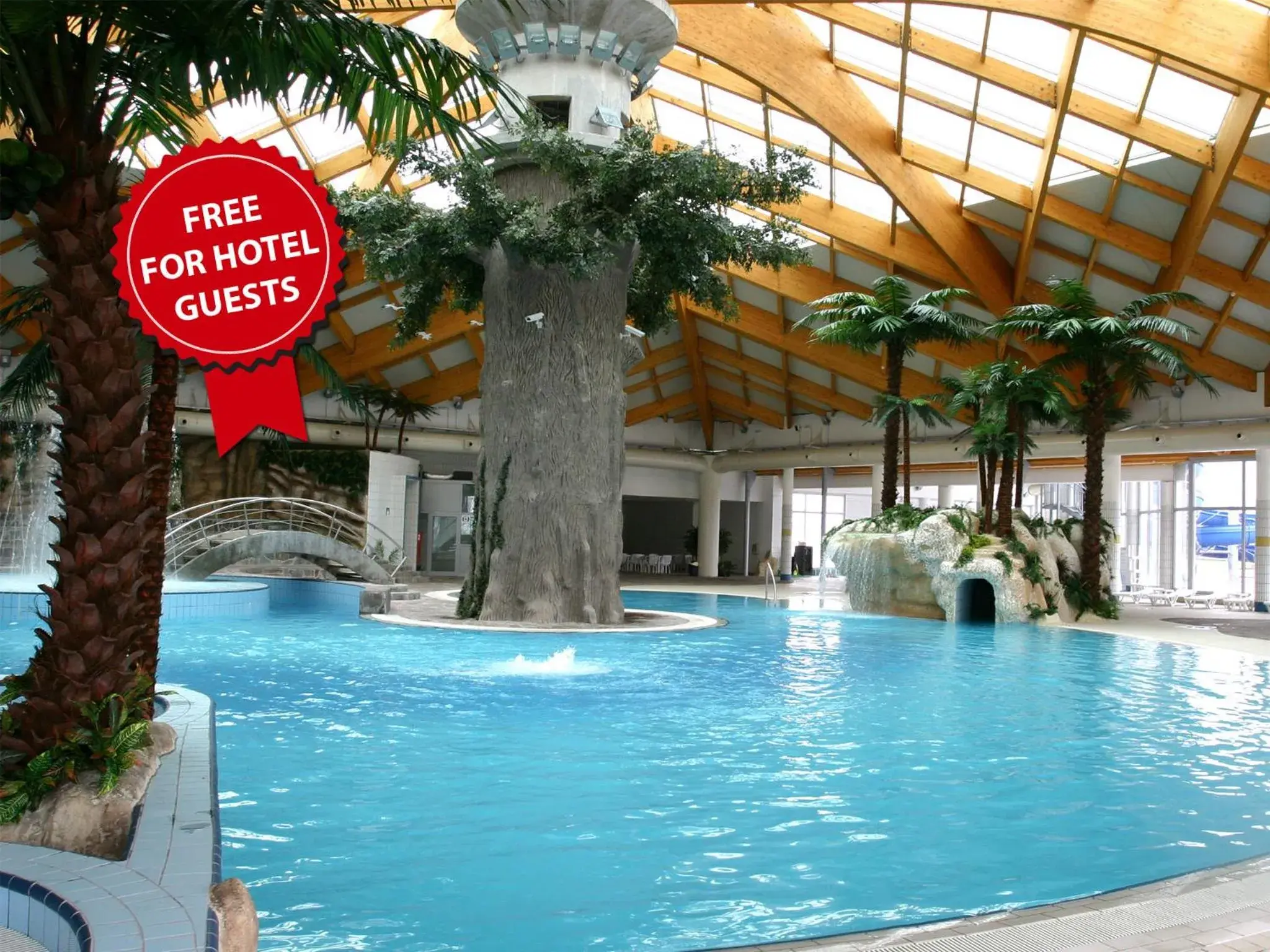 Swimming pool in Hotel Hills Sarajevo Congress & Thermal Spa Resort Swimming pool in Hotel Hills Sarajevo Congress & Thermal Spa Resort