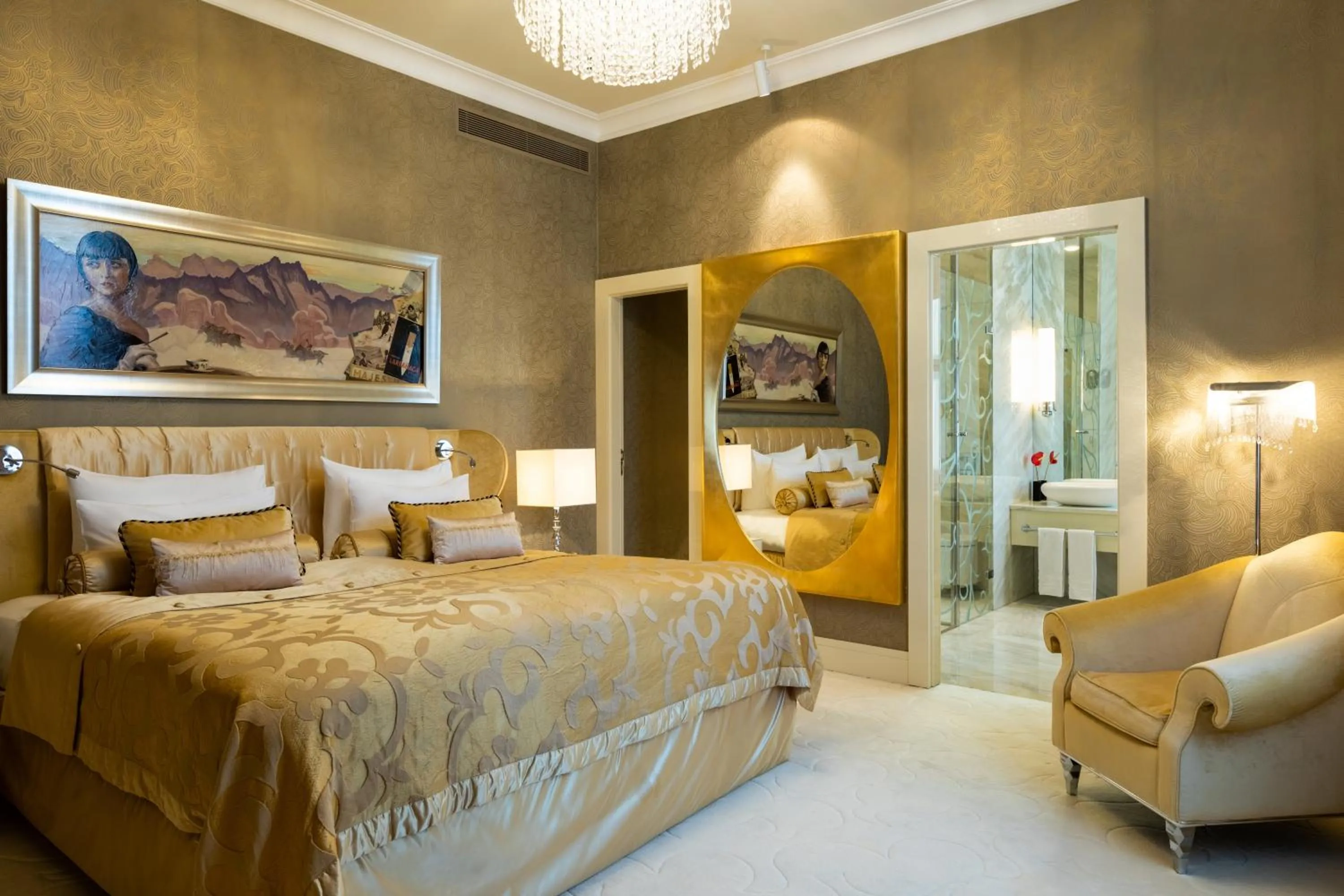 Bed in Grand Hotel Kempinski High Tatras