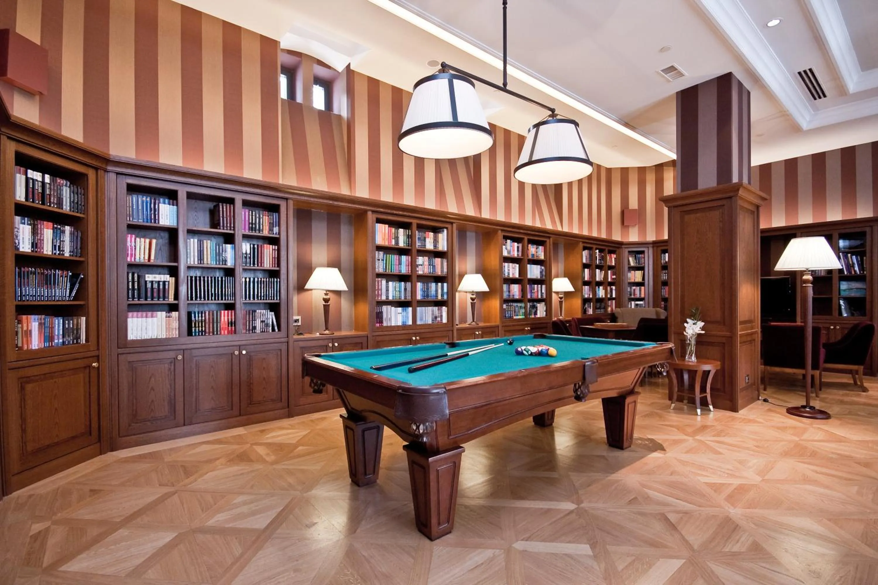 Lounge or bar in Grand Hotel Kempinski High Tatras