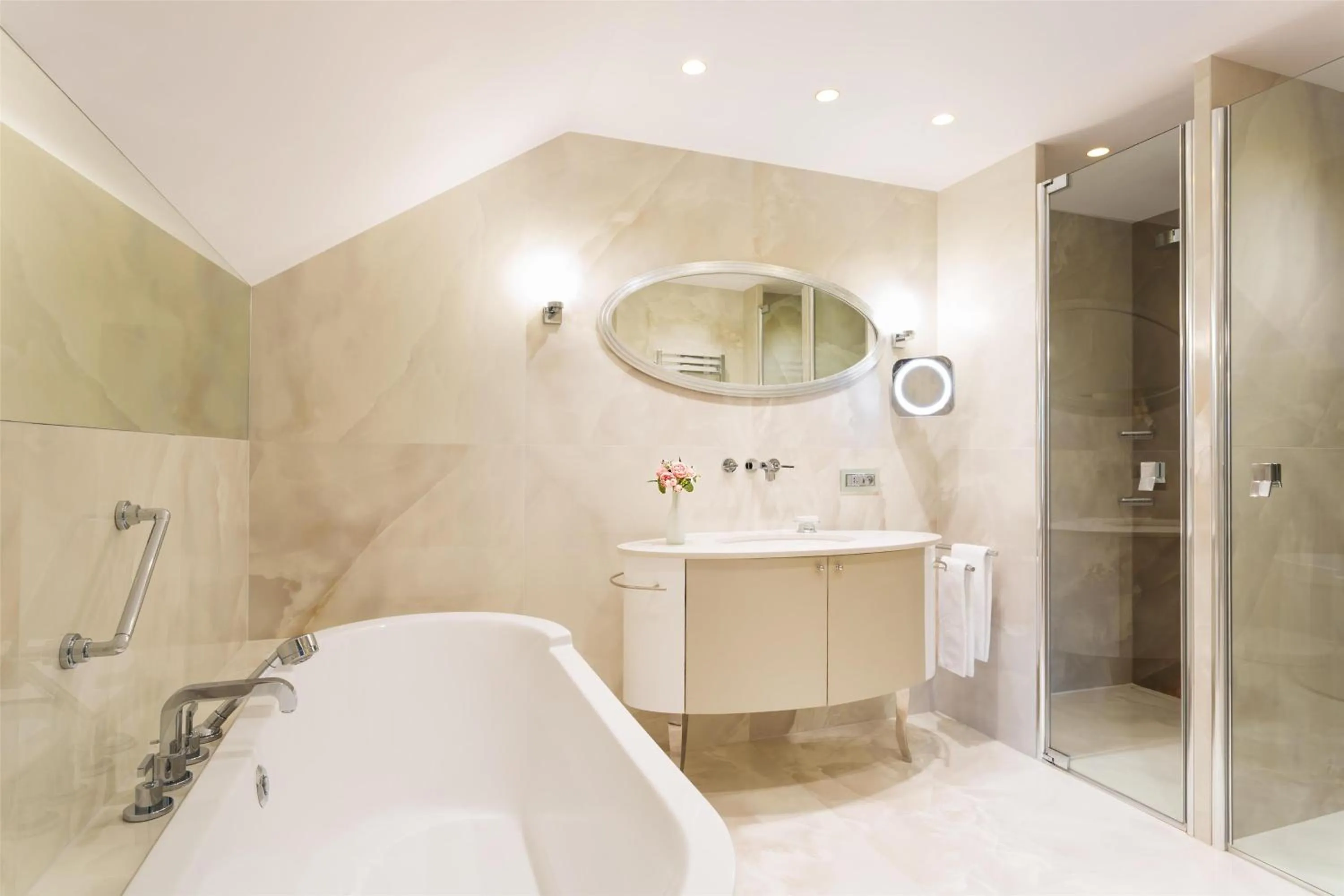 Bathroom in Grand Hotel Kempinski High Tatras