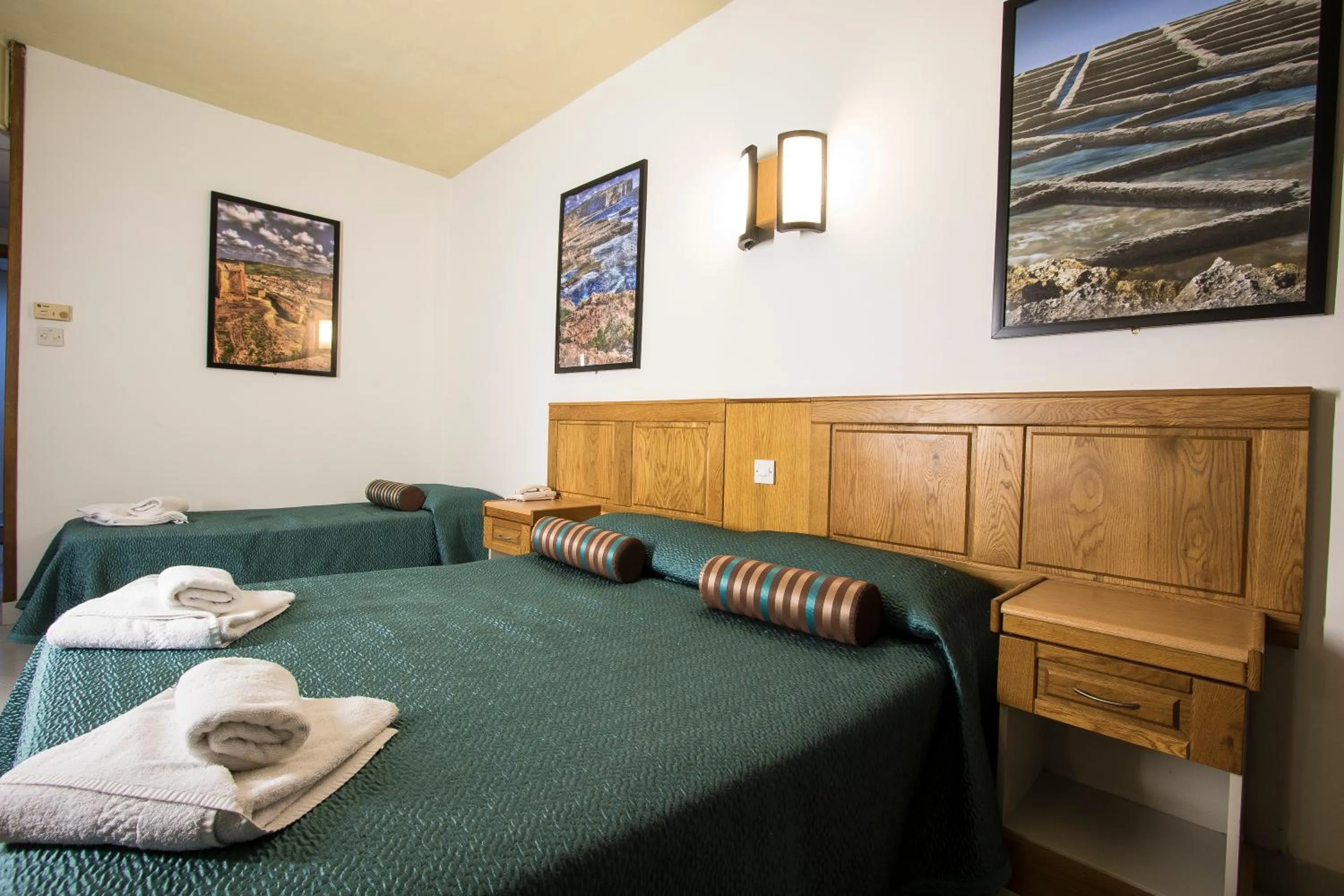 Bed in Canifor Hotel