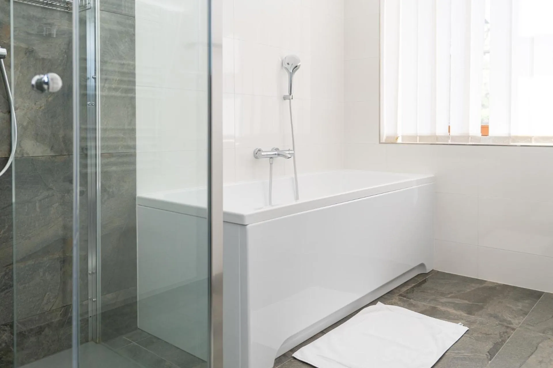 Bathroom in Hotel Arkada