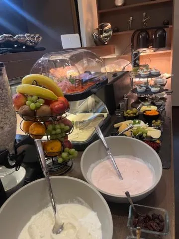 Buffet breakfast in HOTEL CENTRUM with free parking