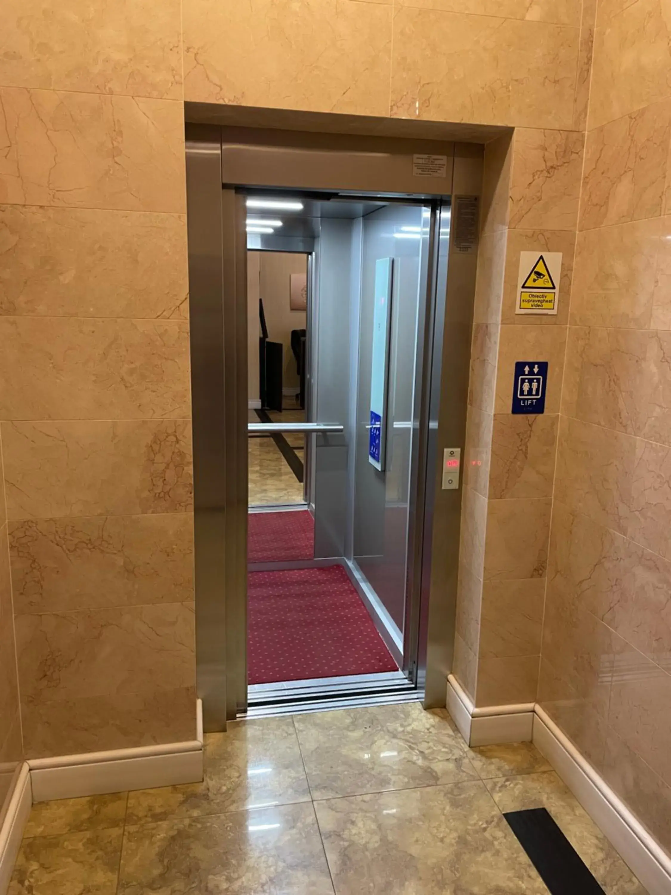 Lobby or reception in Hotel Arnia Lobby or reception in Hotel Arnia