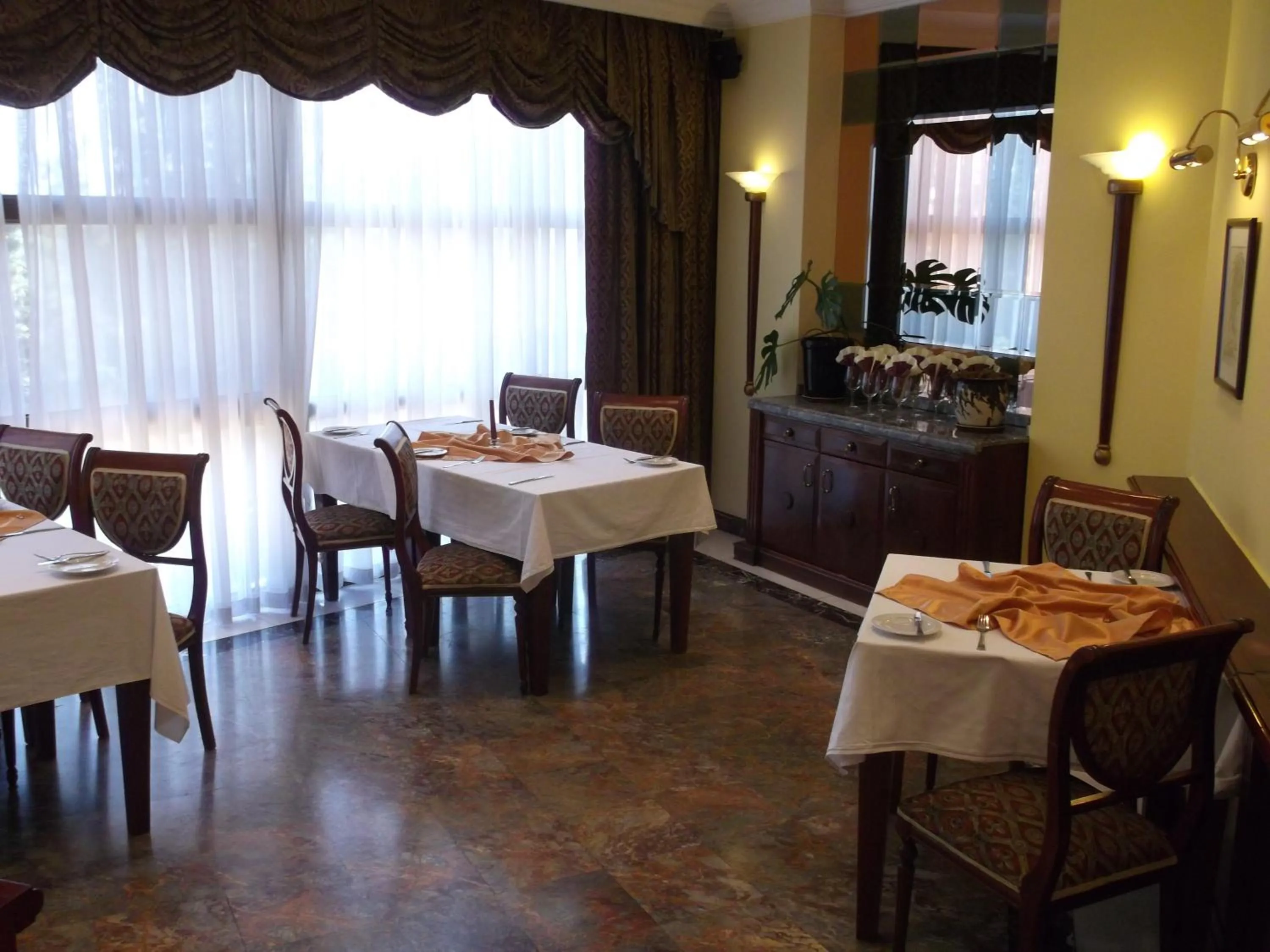 Lounge or bar, Restaurant/Places to Eat in Bellevue Hotel and Resort