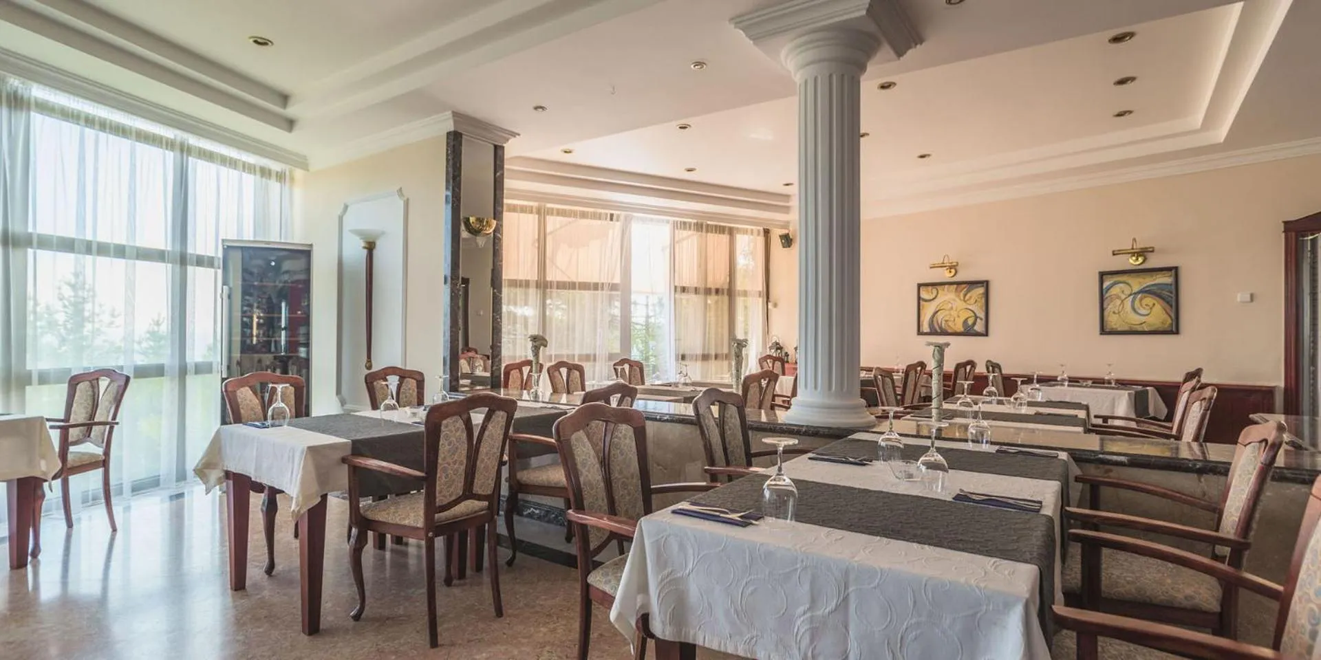 Restaurant/Places to Eat in Bellevue Hotel and Resort