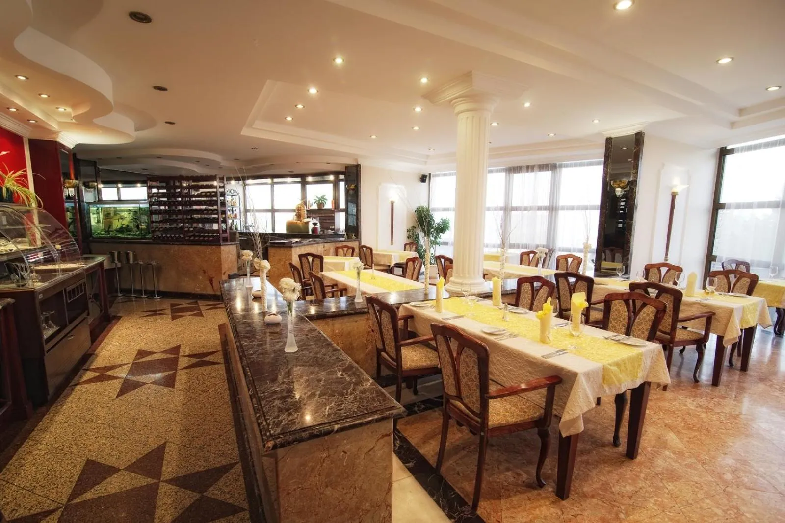 Restaurant/Places to Eat in Bellevue Hotel and Resort