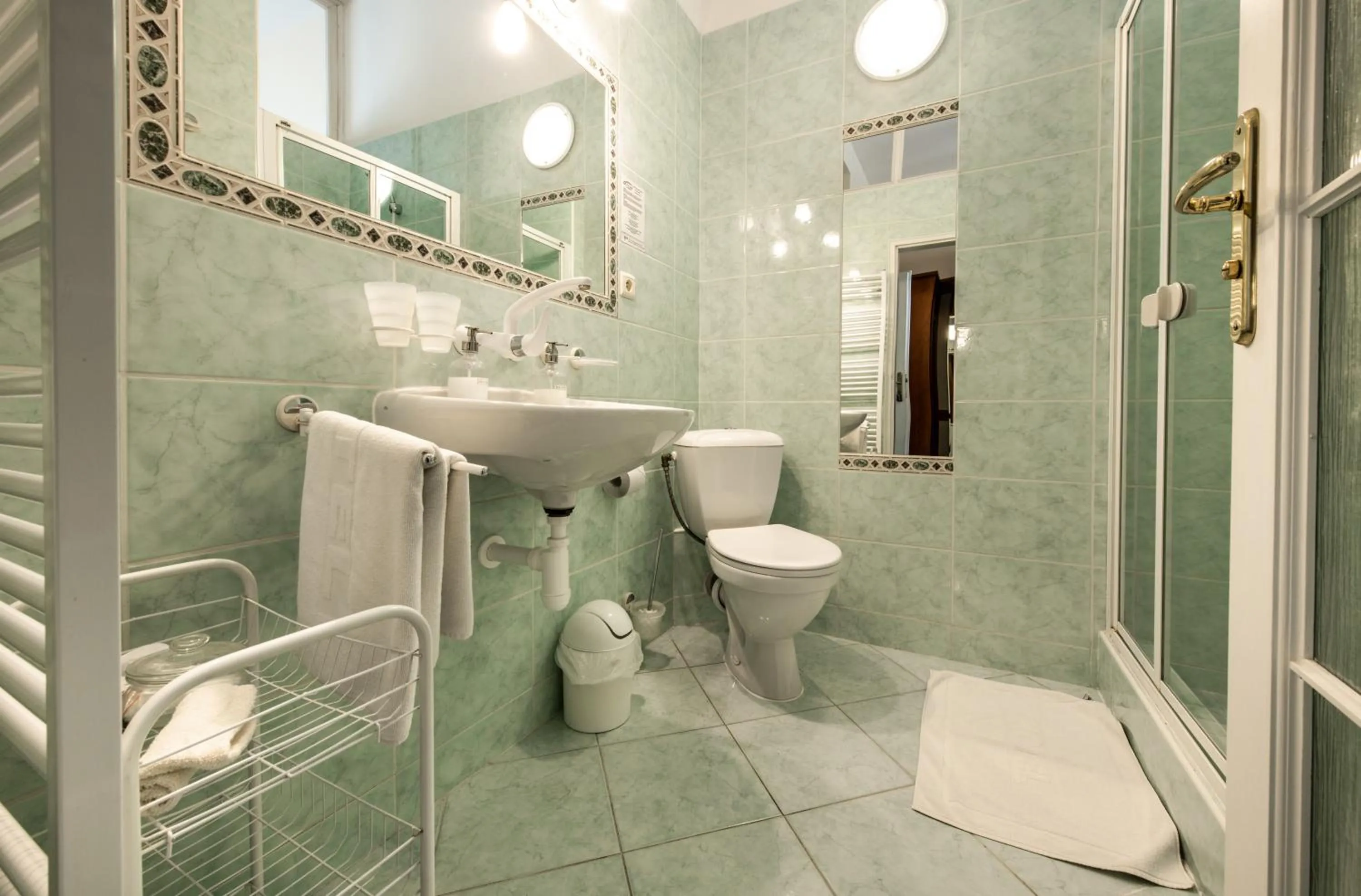 Toilet in Hotel Arcus Garden