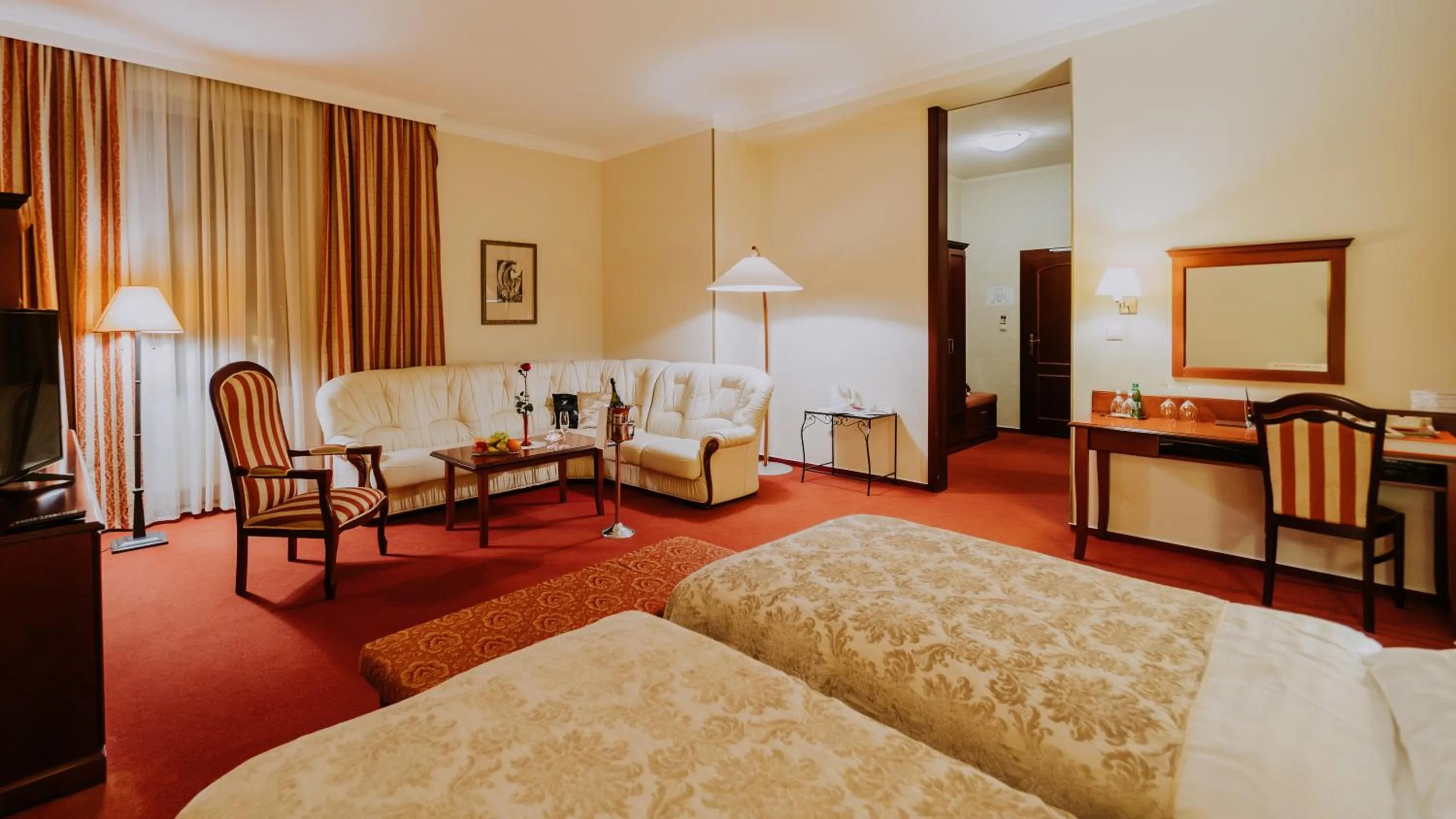 Living room, Bed in Boutique Hotel Maraton