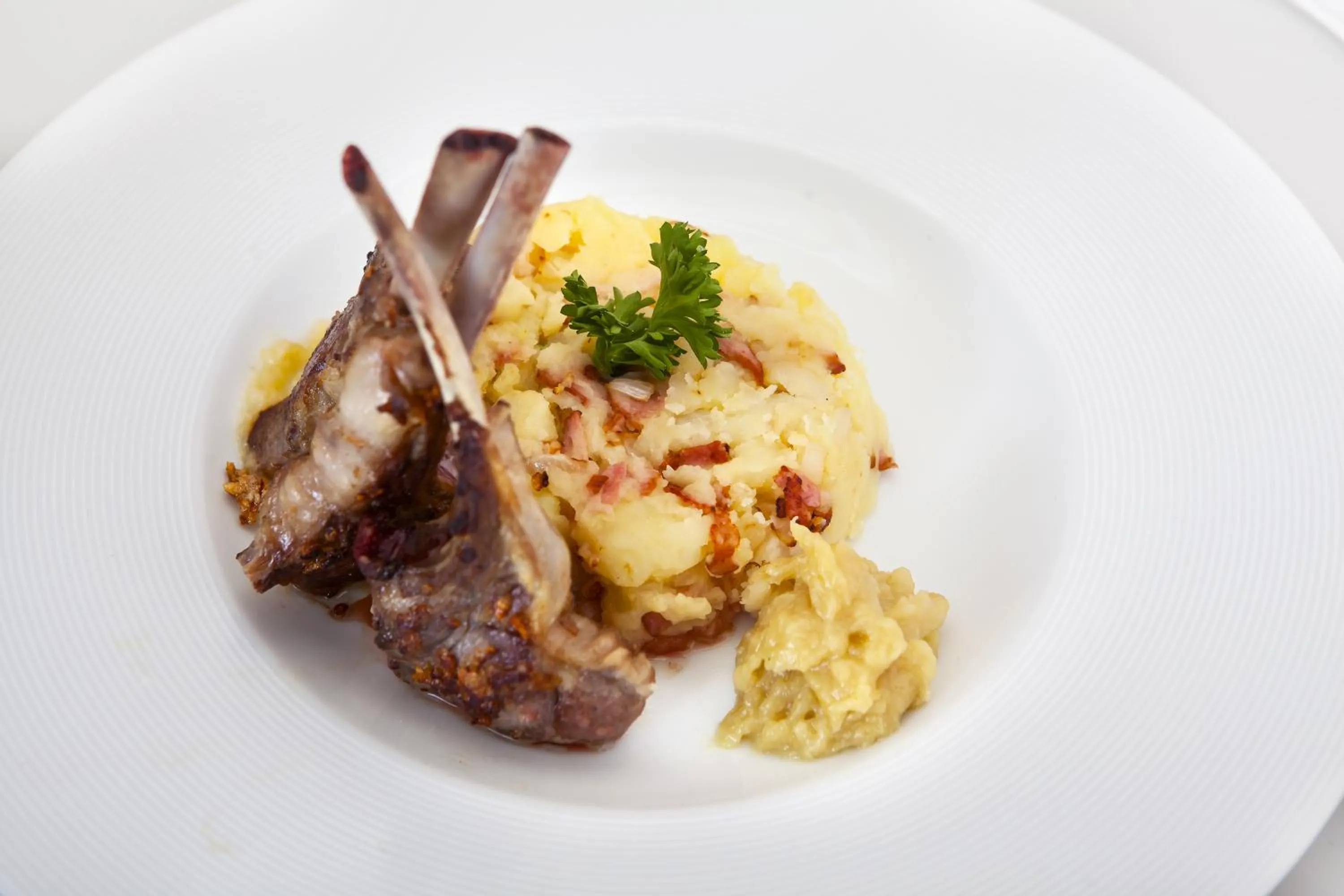 Restaurant/places to eat in Hotel GOLFER