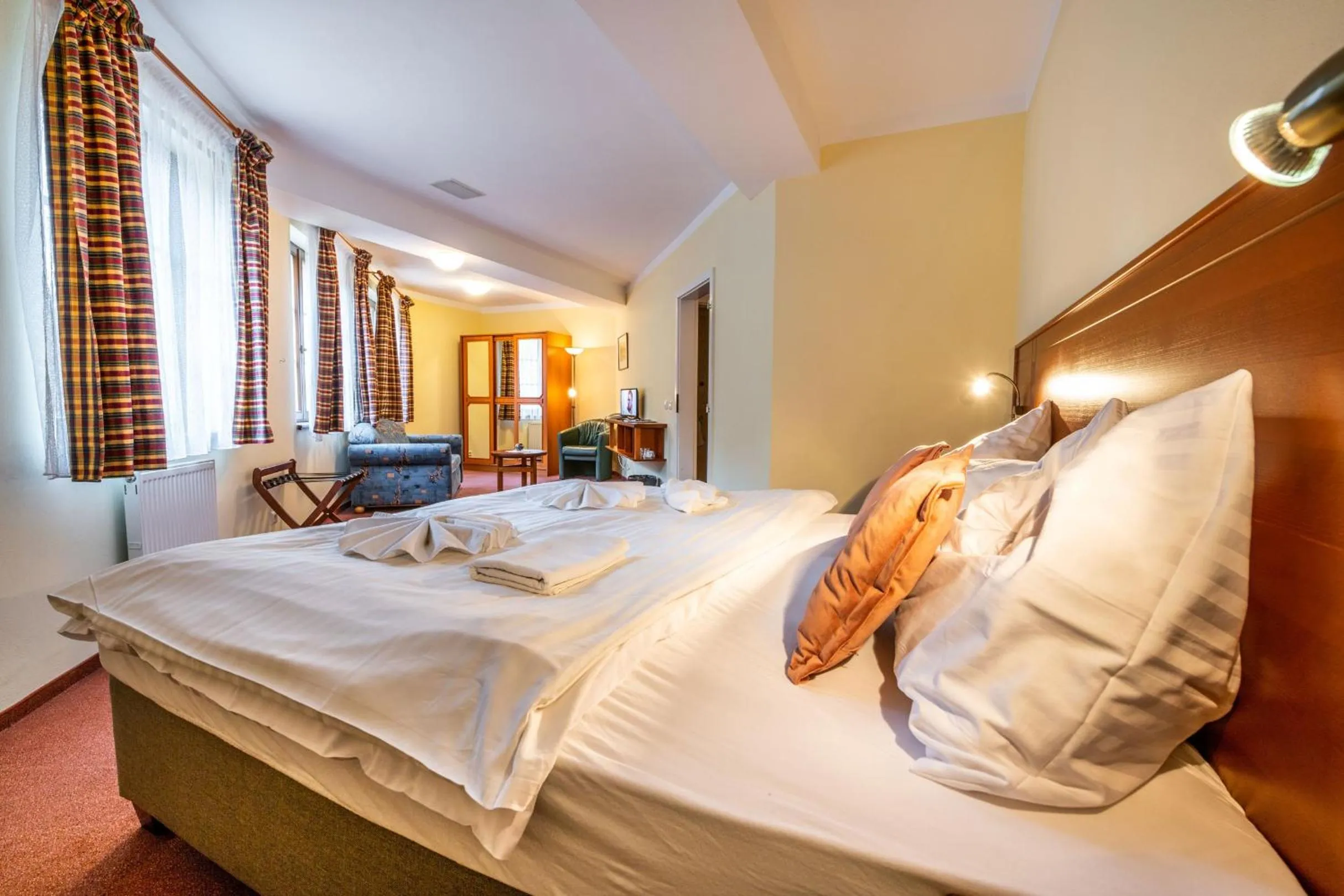 Photo of the whole room, Bed in Hotel GOLFER