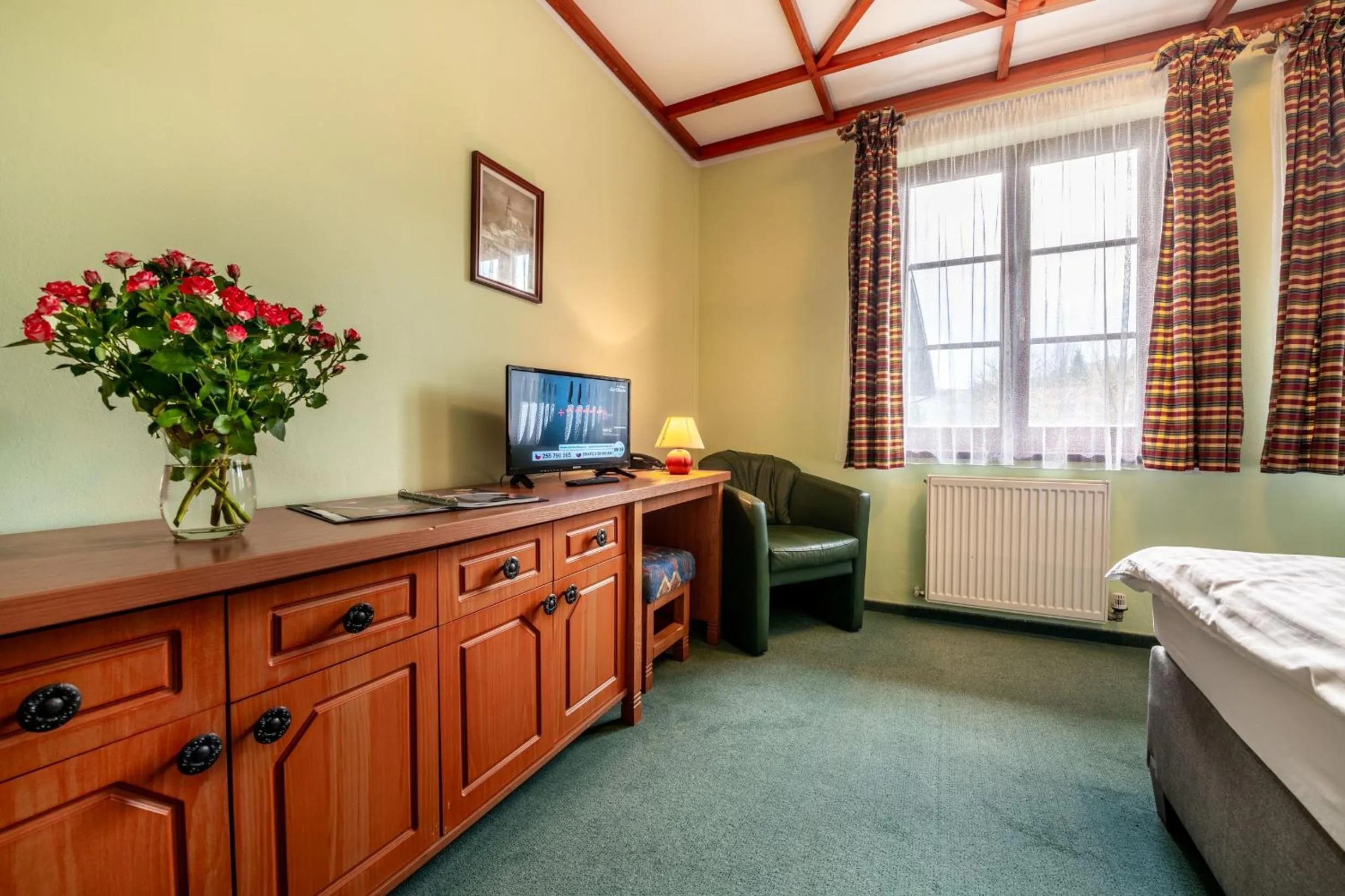 TV and multimedia, Bed in Hotel GOLFER