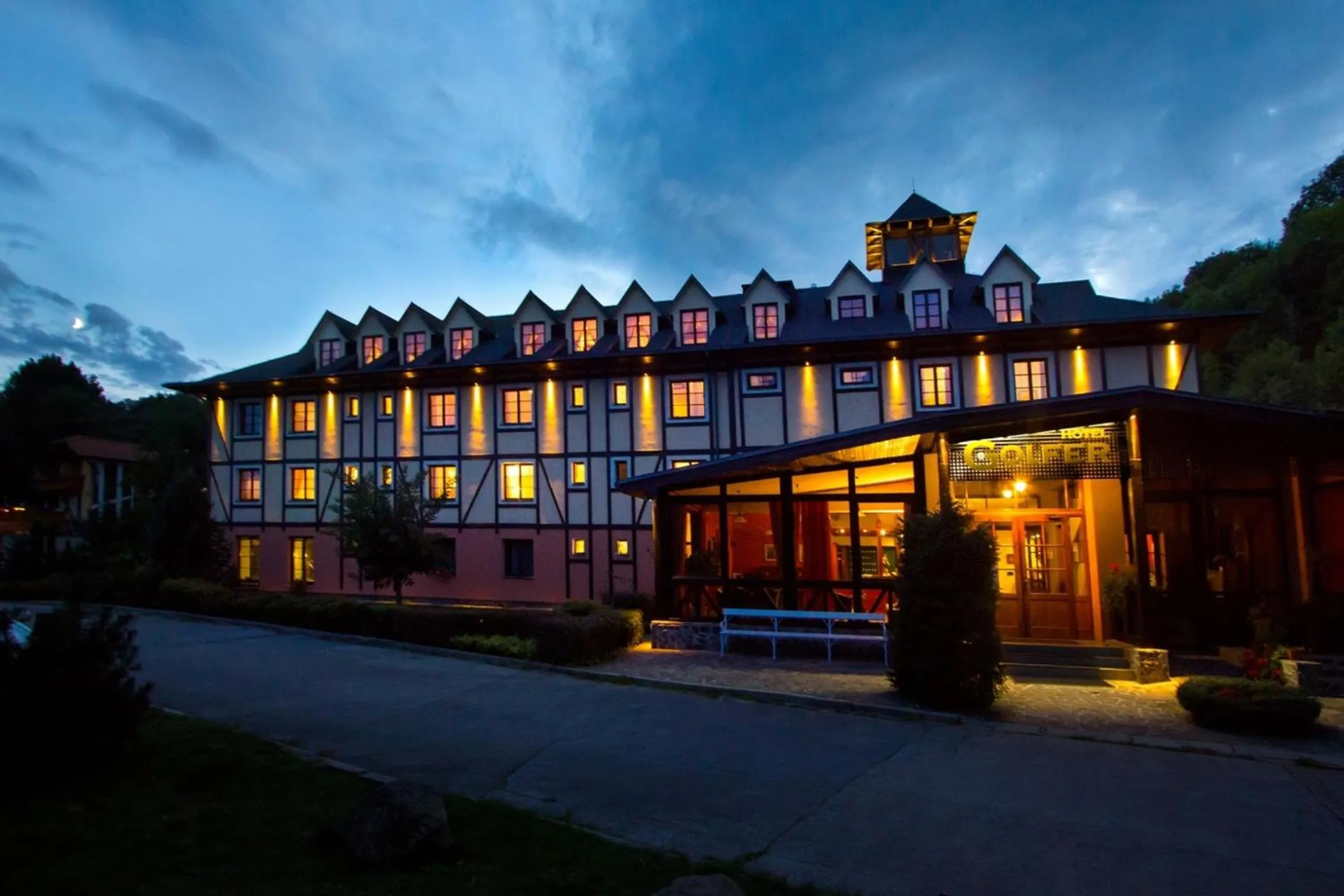 Facade/entrance in Hotel GOLFER