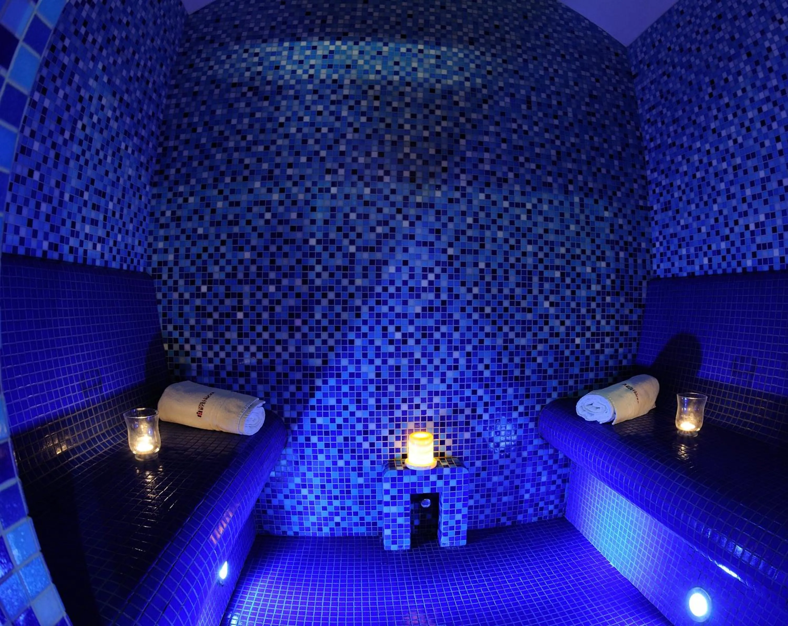 Steam room, Bed in Hotel Bystrička