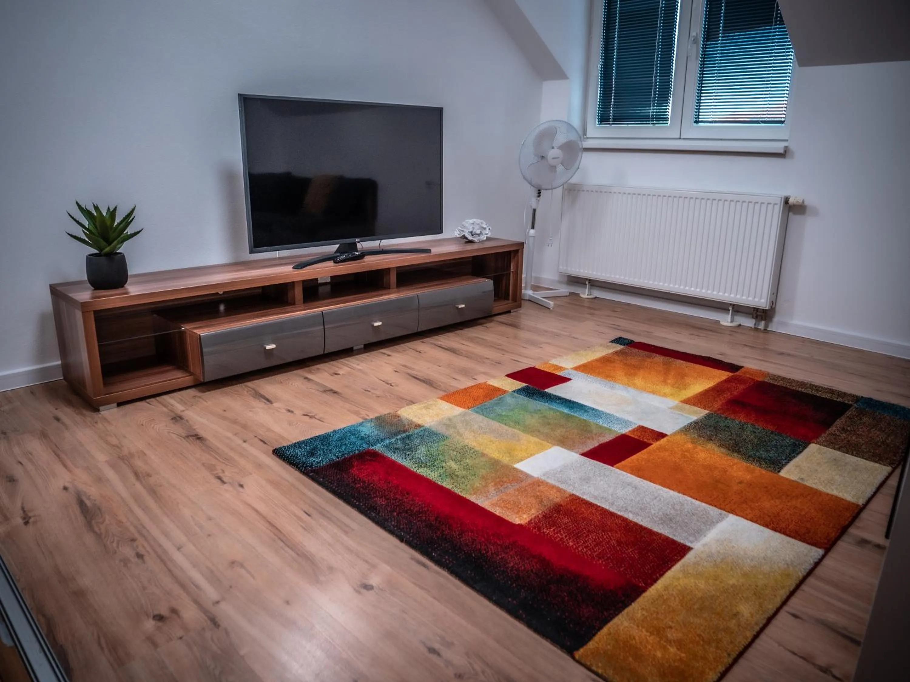 Communal lounge/ TV room in Hotel Novy Kastiel - Self check-in