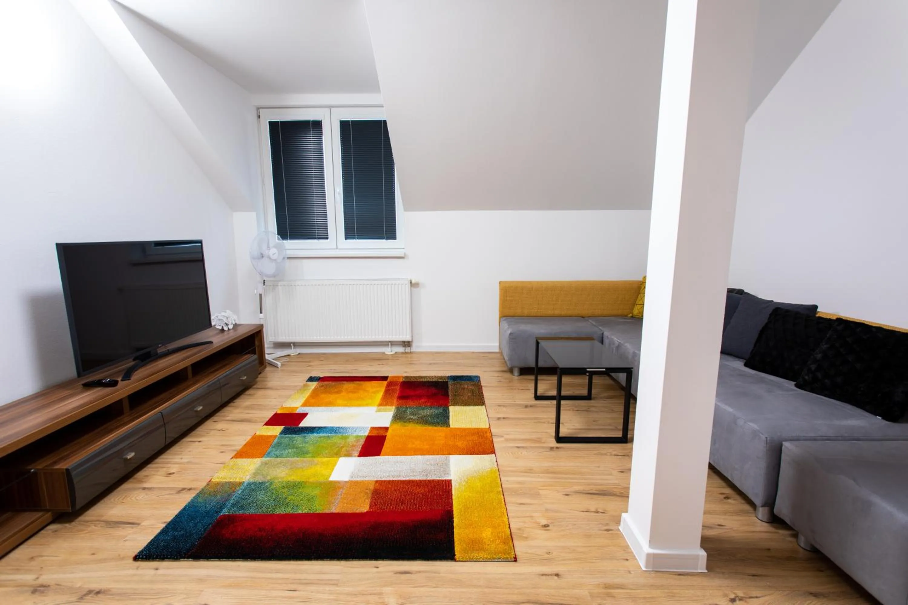 Communal lounge/ TV room in Hotel Novy Kastiel - Self check-in