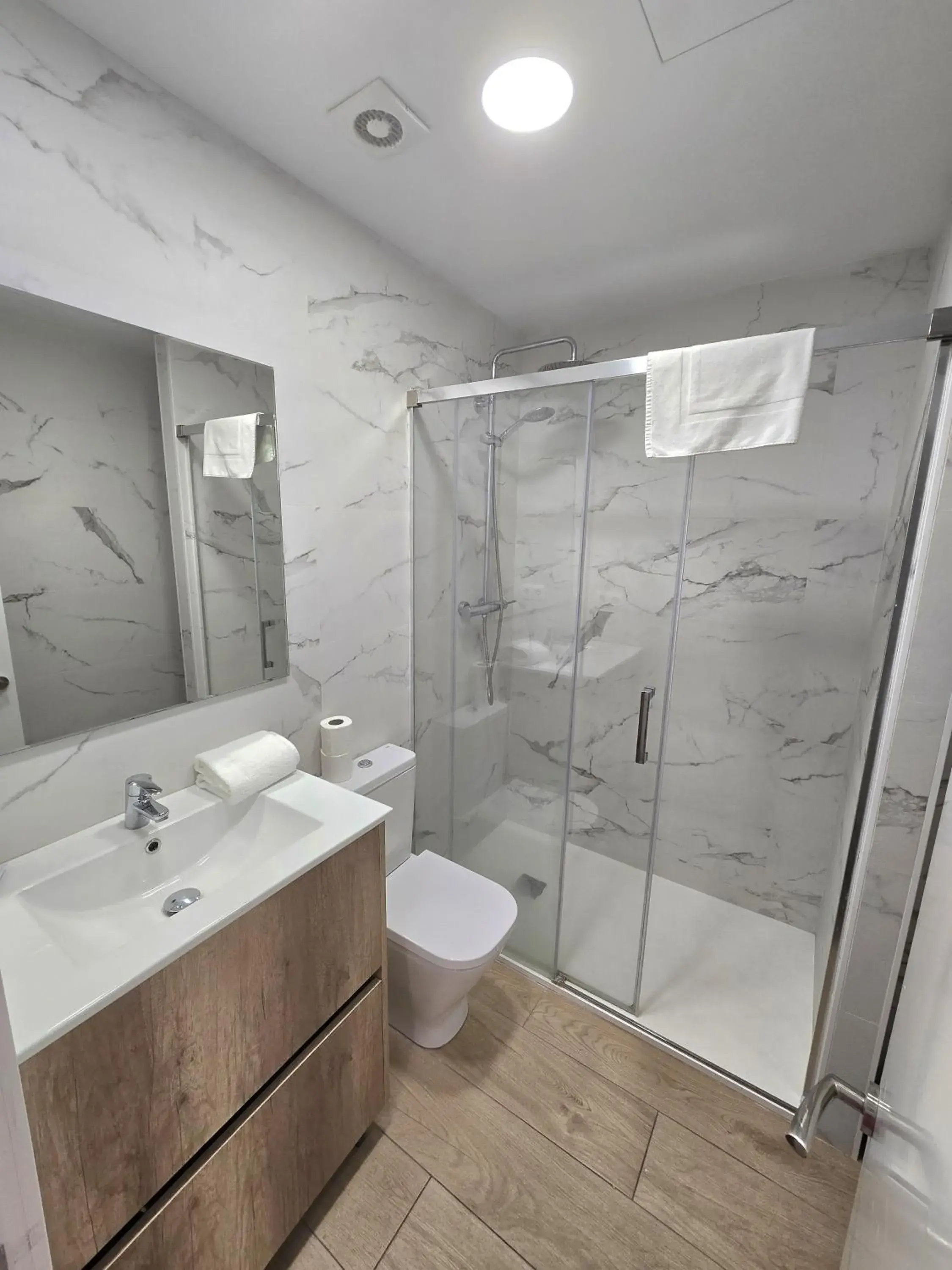 Bathroom in SM Apartments Bathroom in SM Apartments