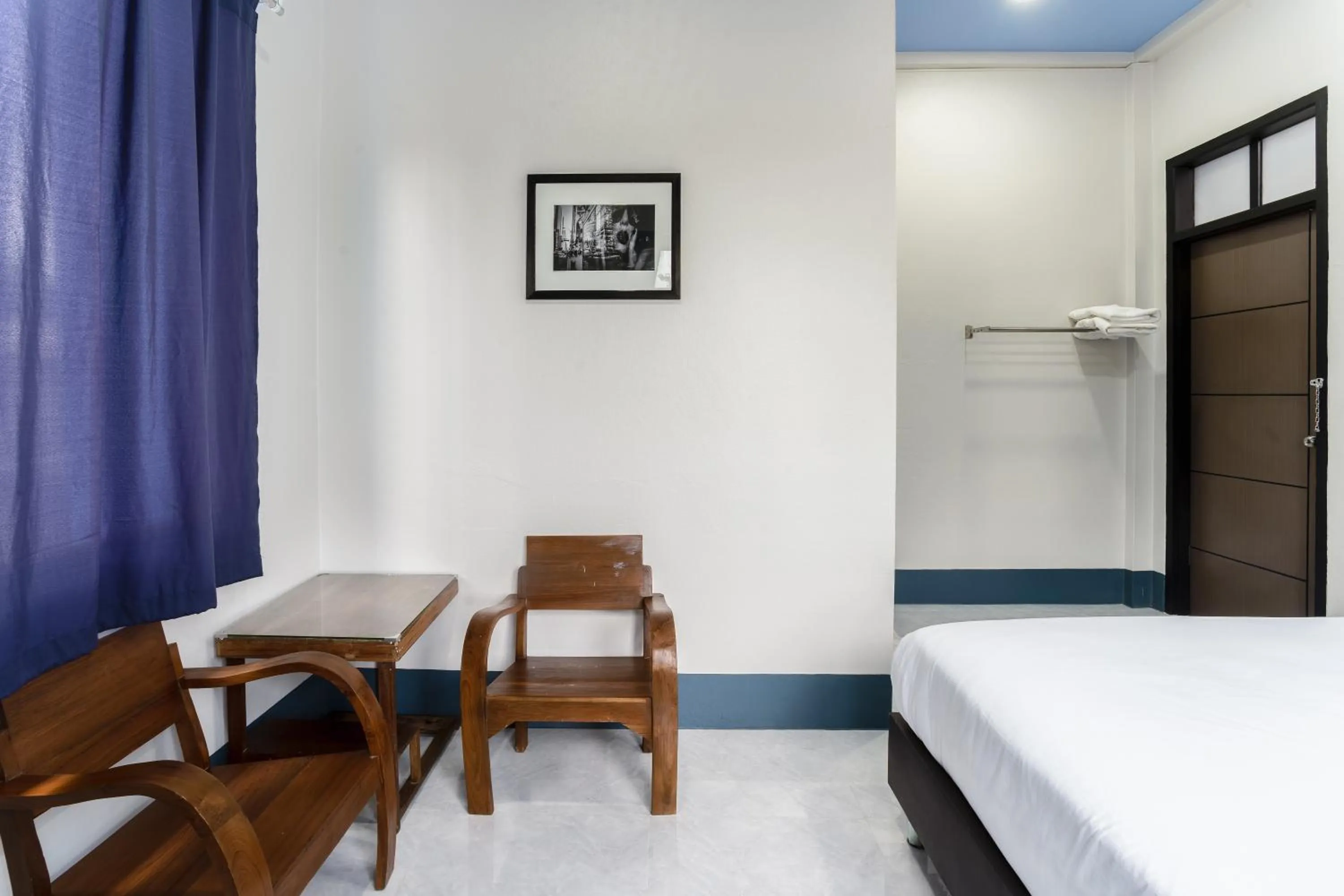 Photo of the whole room, Bed in Udomsuk Hotel