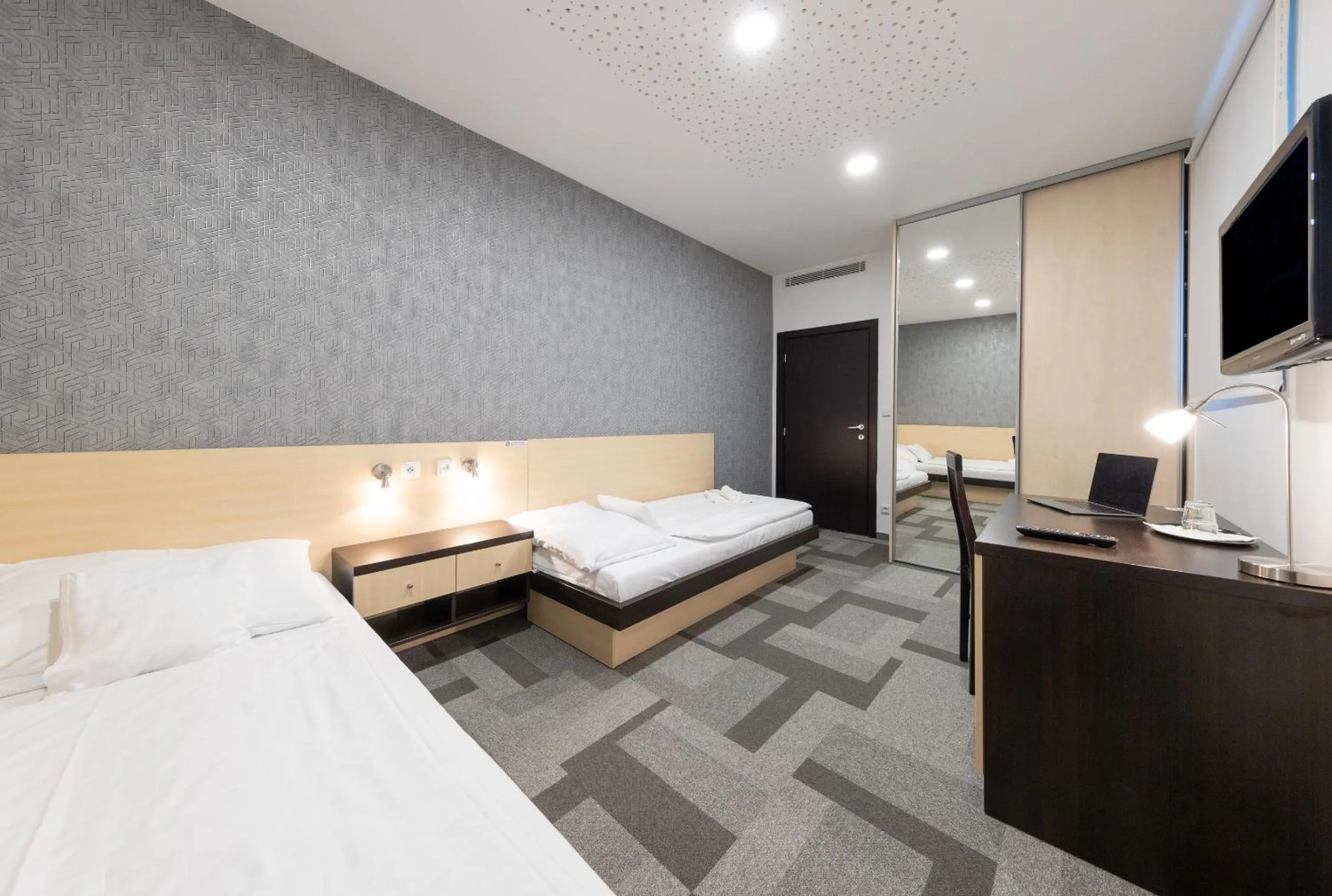 Bed in BNC Hotel - Restaurant - Bowling