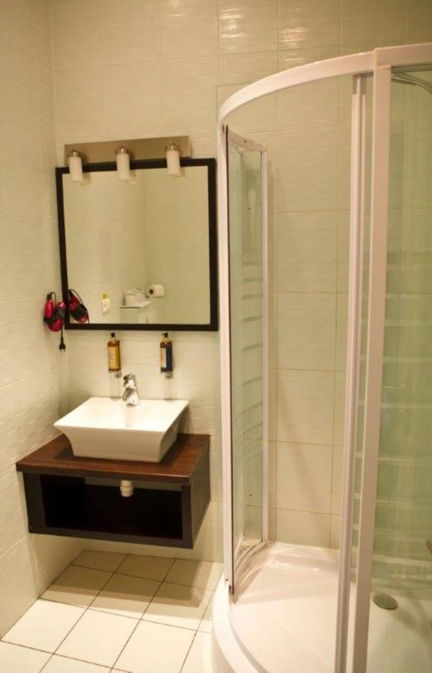 Shower in Grand Hotel Trenčin