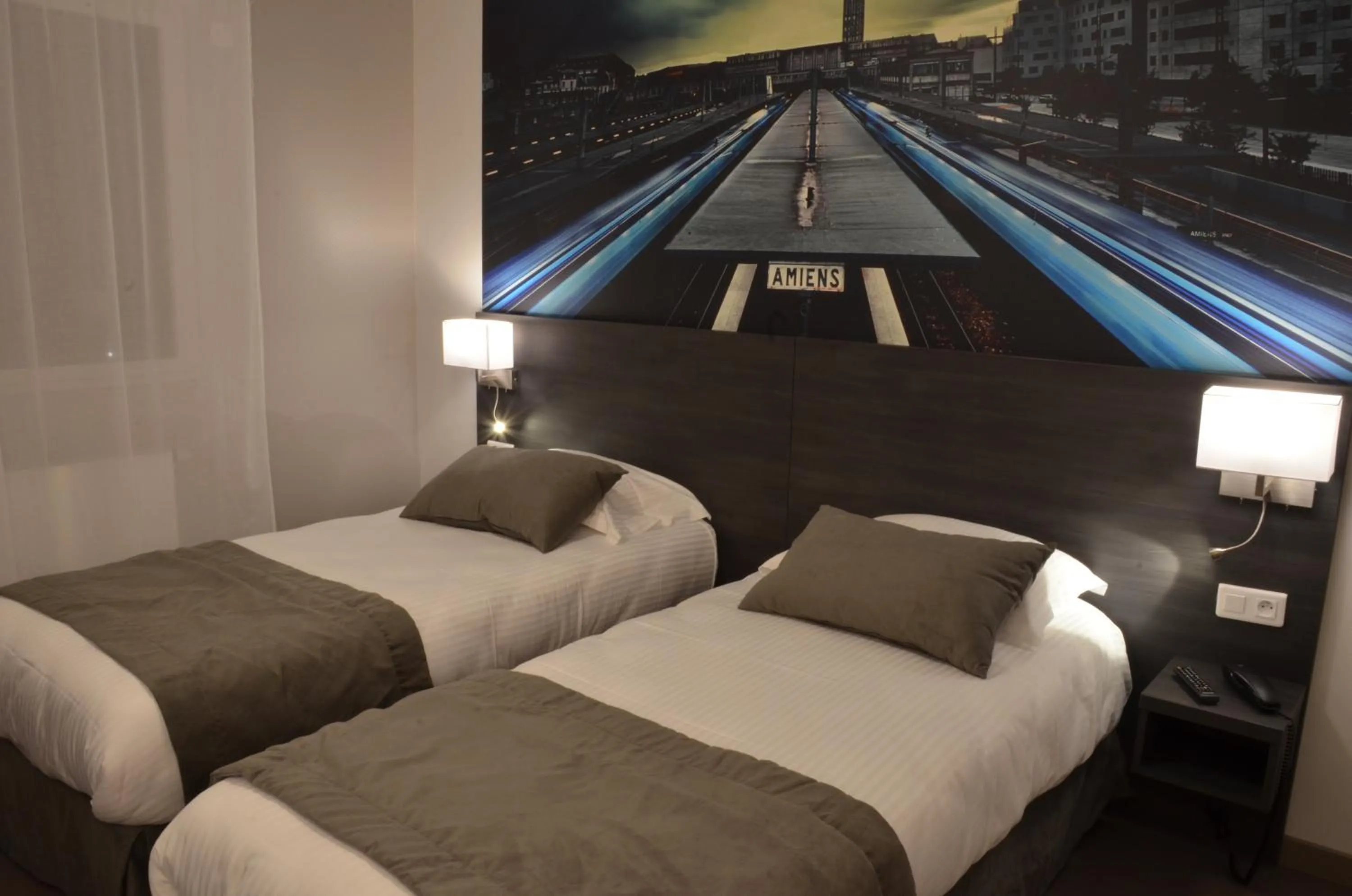 Bedroom, Bed in Logis Hôtel - La Chambre d'Amiens