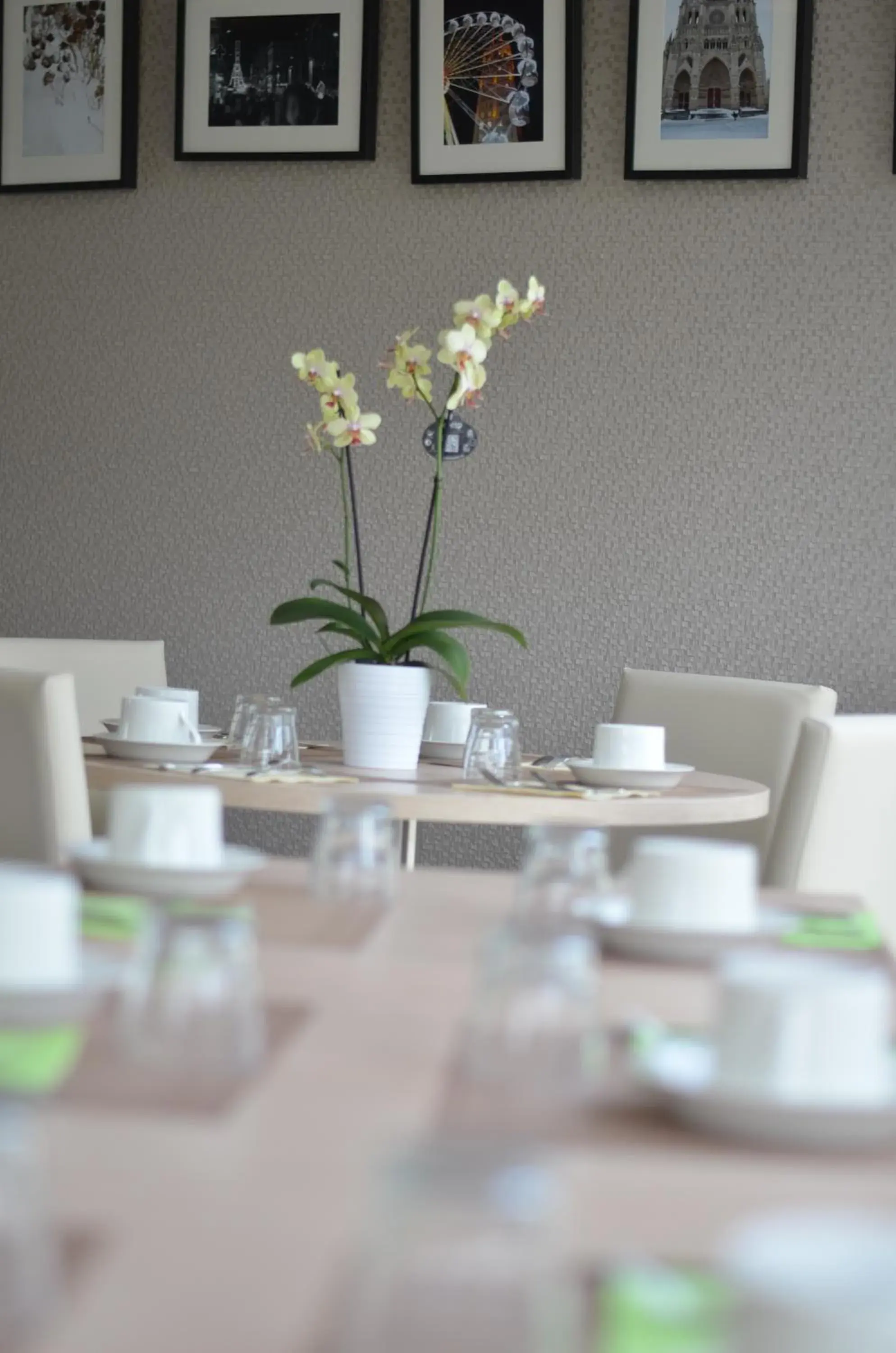 Restaurant/places to eat in Logis Hôtel - La Chambre d'Amiens Restaurant/places to eat in Logis Hôtel - La Chambre d'Amiens