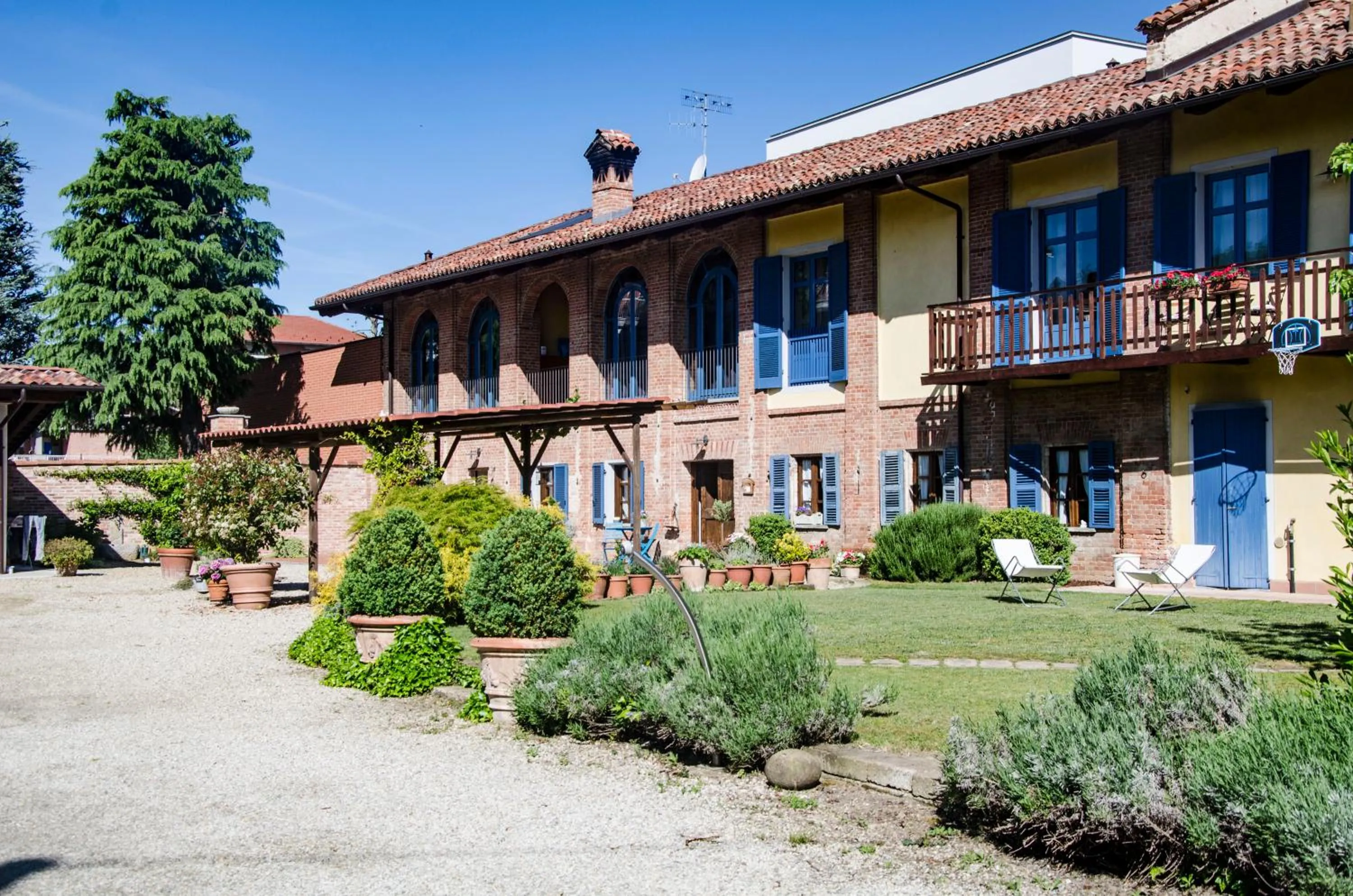 Property building in Antico Casale Mattei - Adult only