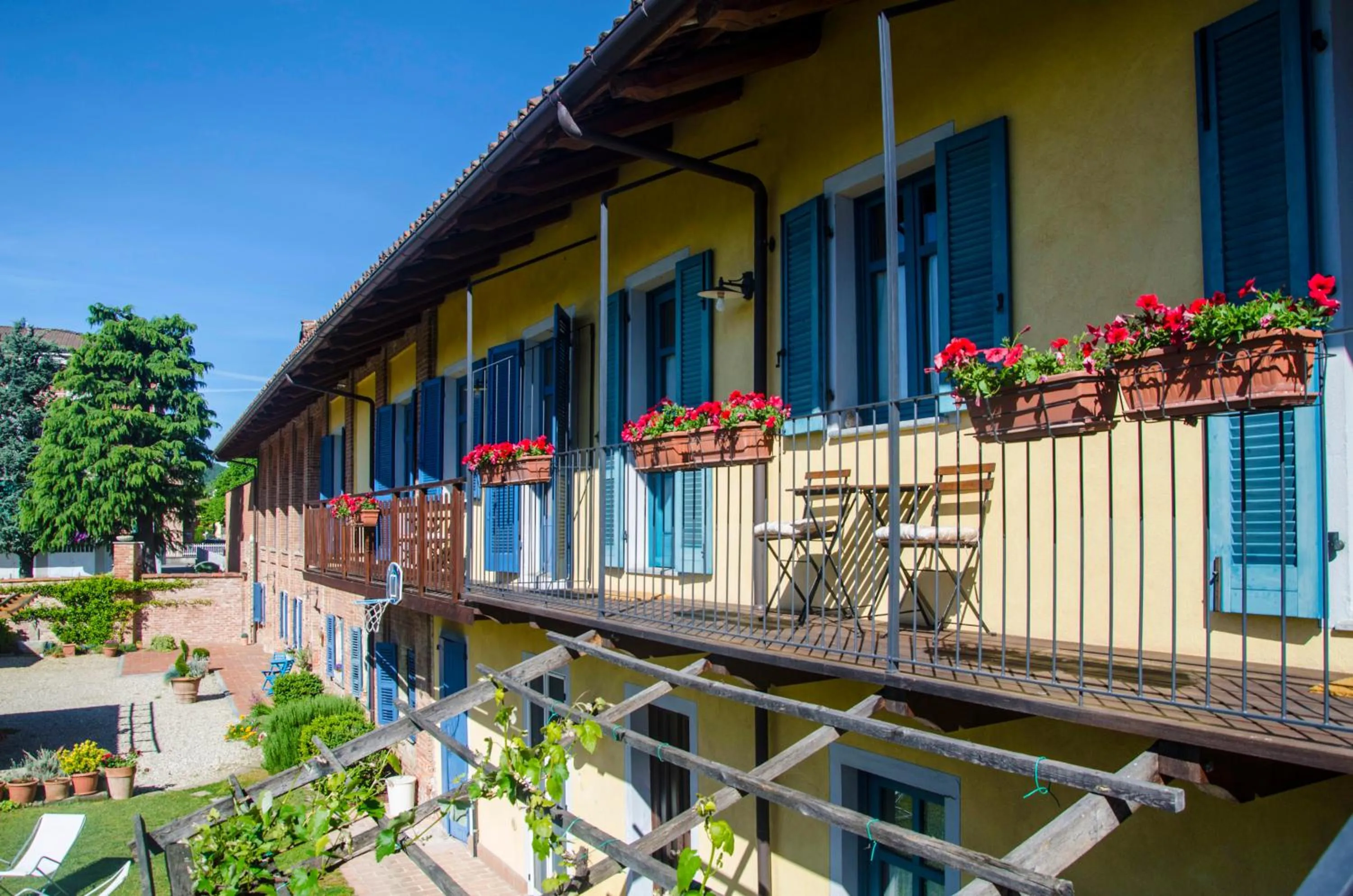 Property building in Antico Casale Mattei - Adult only