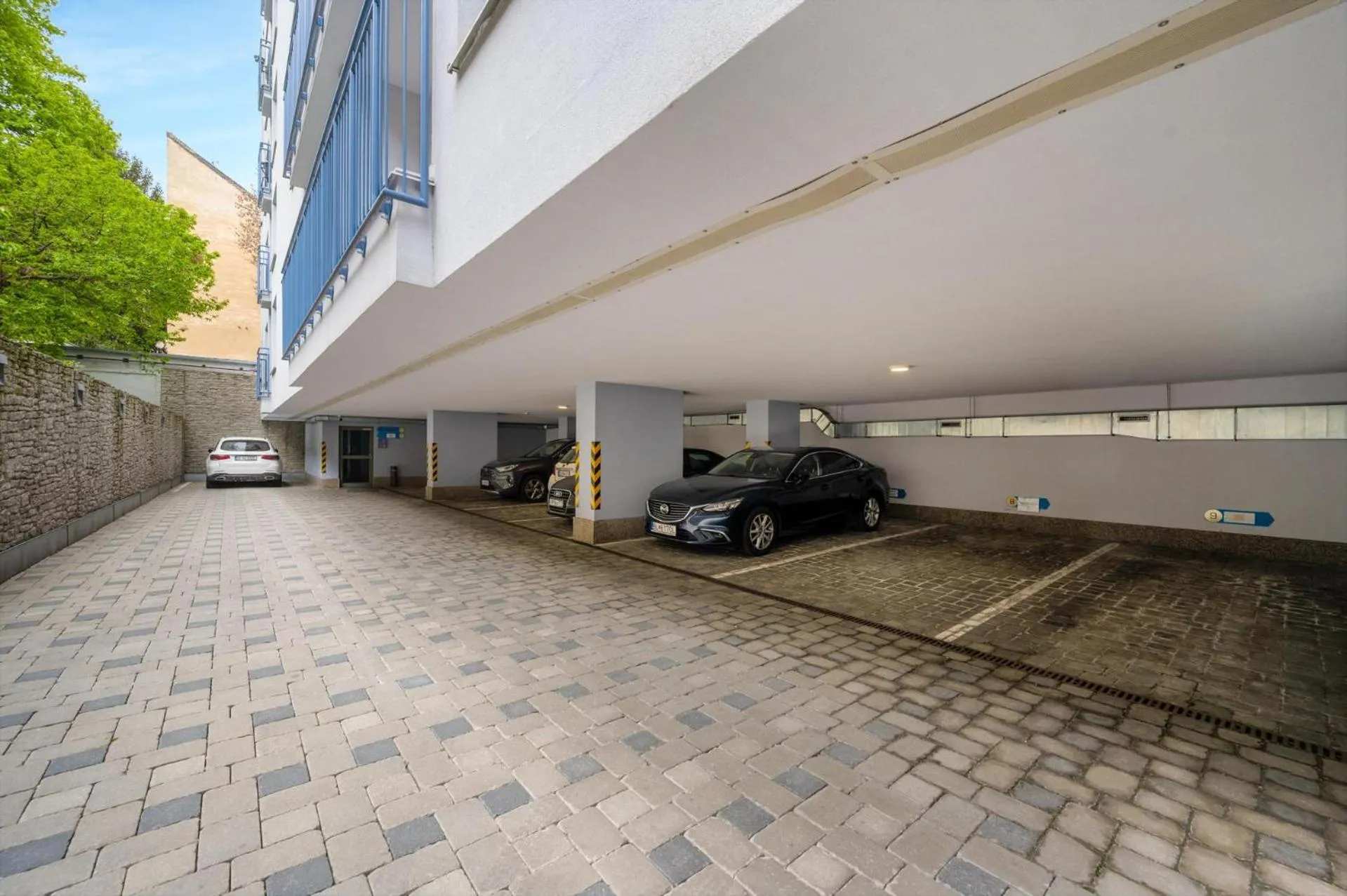 Parking in Garni Hotel VIRGO