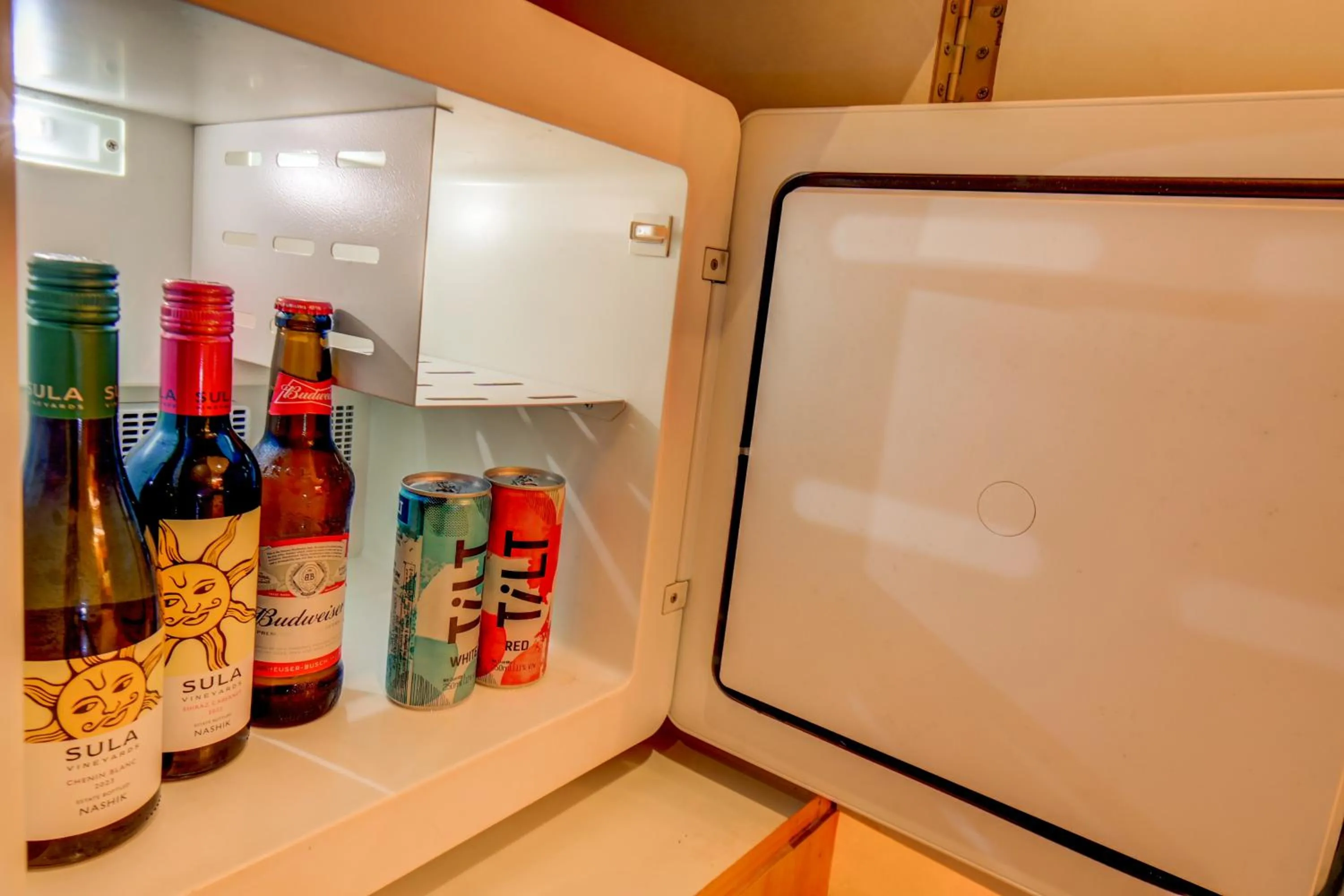 oven in The SSK Solitaire Hotel & Banquets