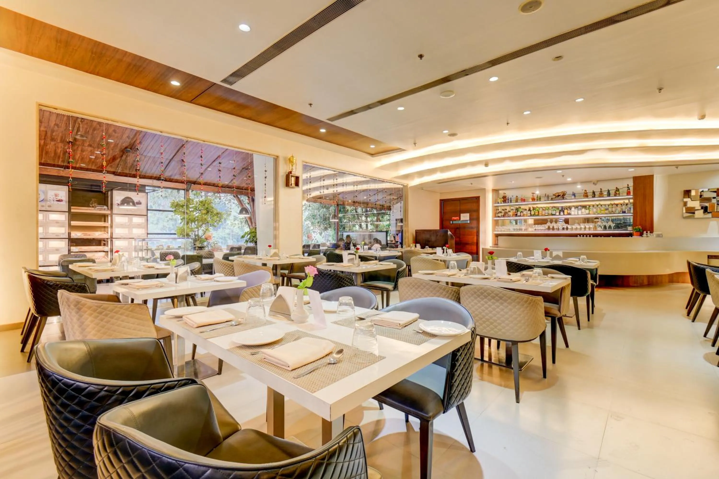 Restaurant/places to eat in The SSK Solitaire Hotel & Banquets