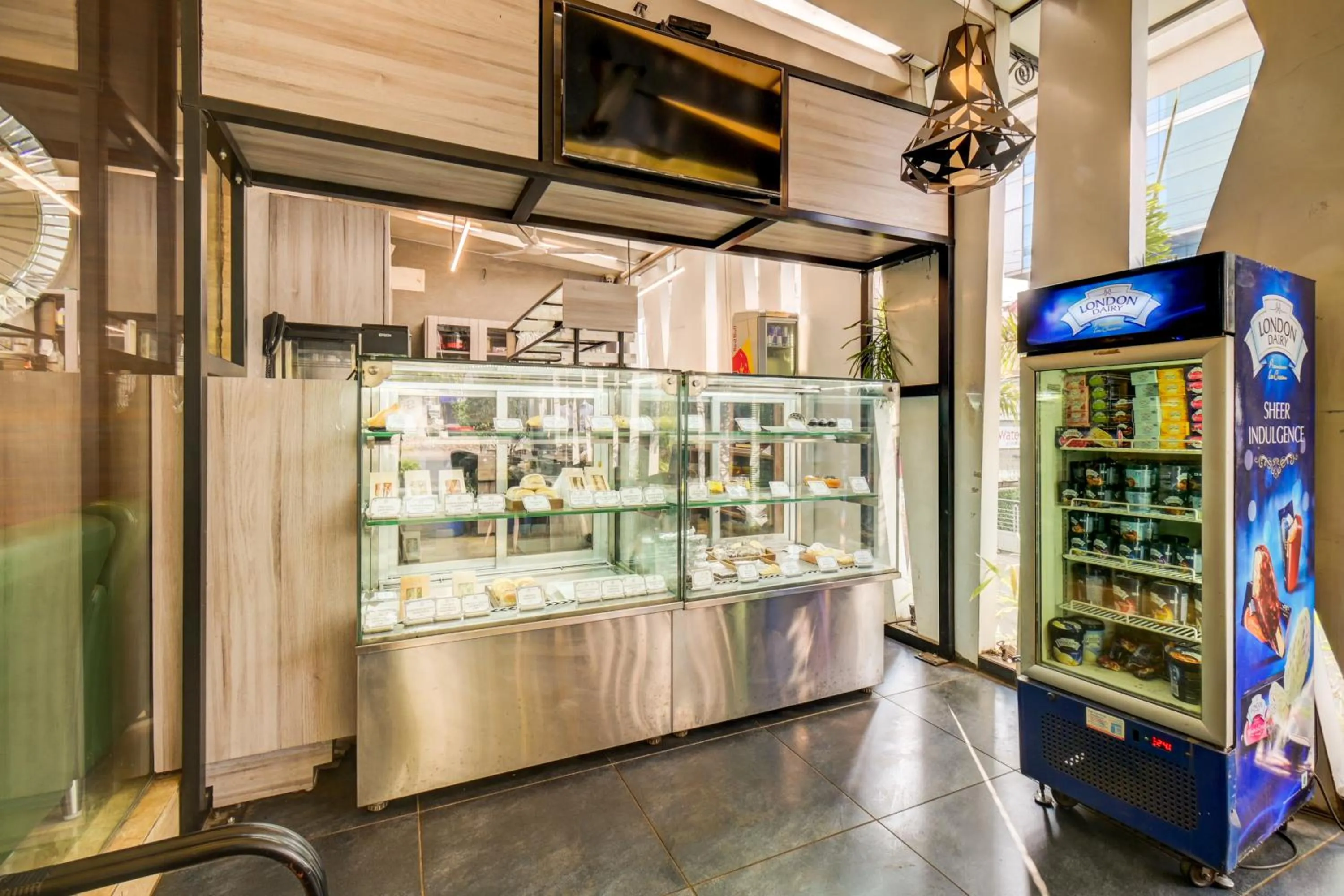 Food in The SSK Solitaire Hotel & Banquets