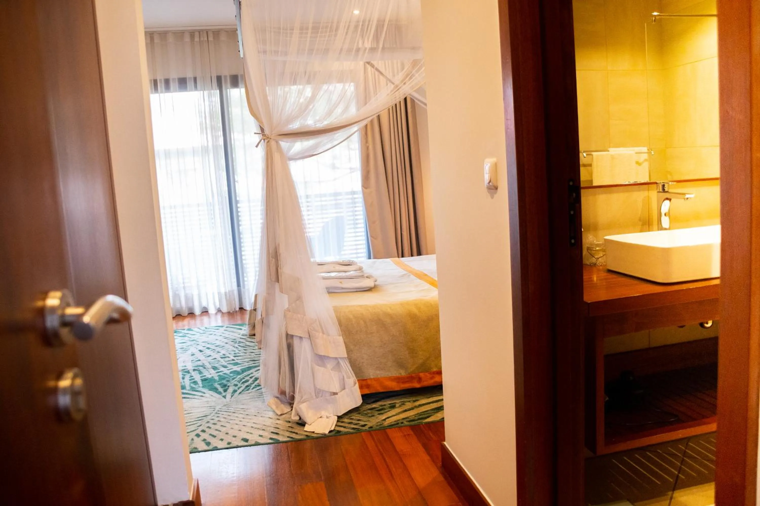 Patio, Bed in La Varangue